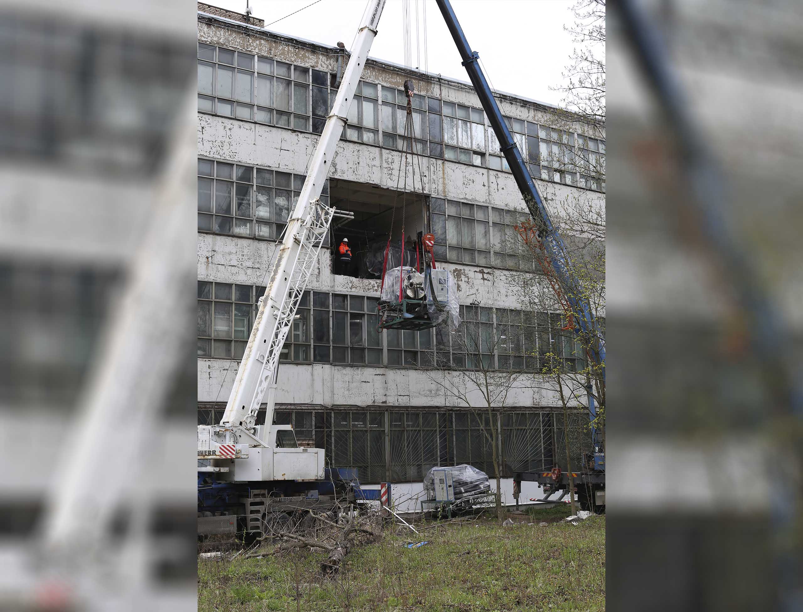 Фото Перевозка двух сублиматоров с демонтажем и установкой на новом предприятии #37