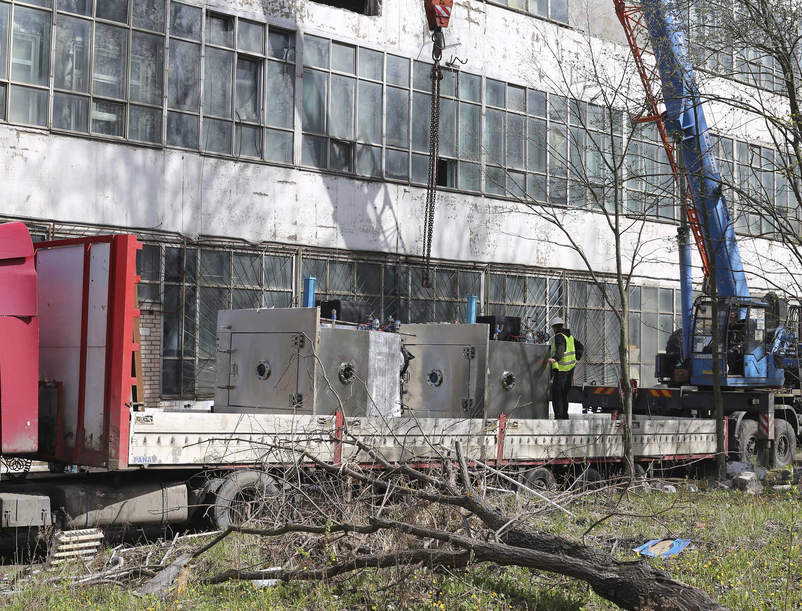 Фото Перевозка двух сублиматоров с демонтажем и установкой на новом предприятии #54