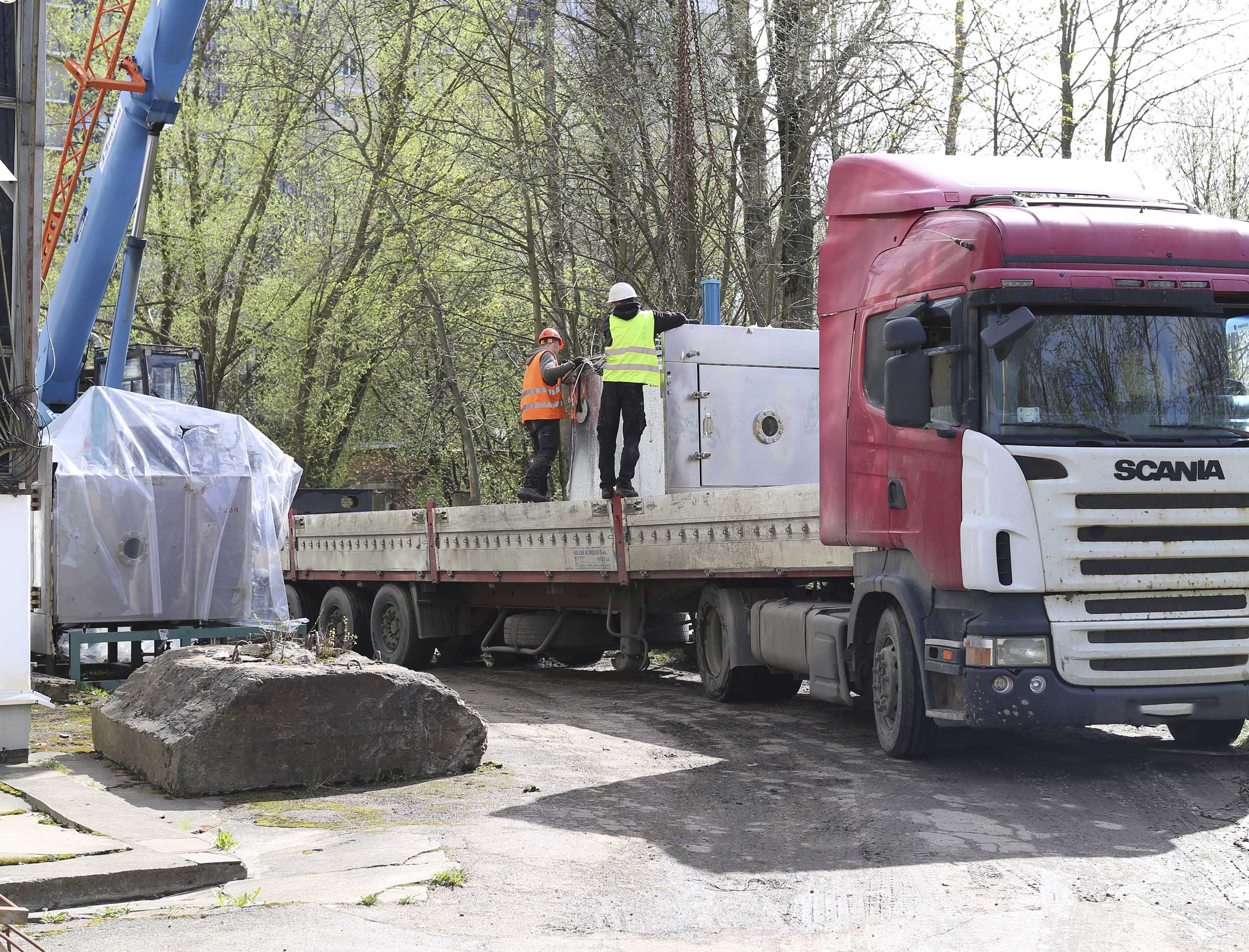 Фото Перевозка двух сублиматоров с демонтажем и установкой на новом предприятии #60