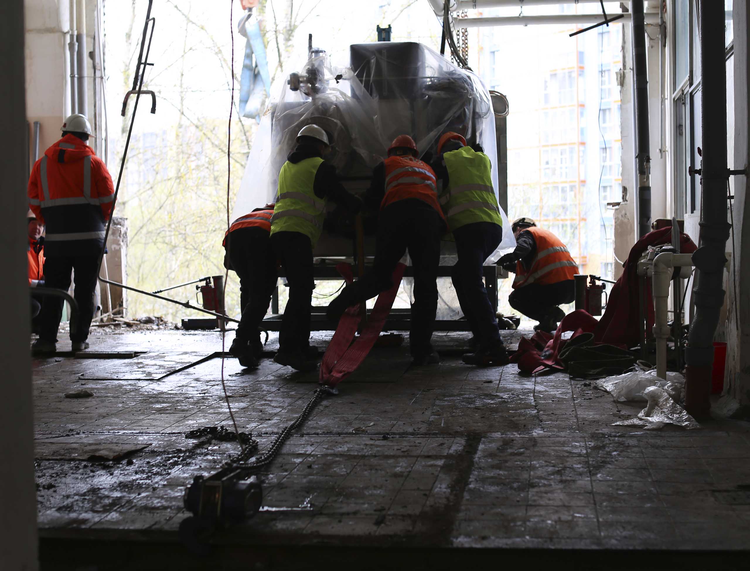 Фото Перевозка двух сублиматоров с демонтажем и установкой на новом предприятии #66