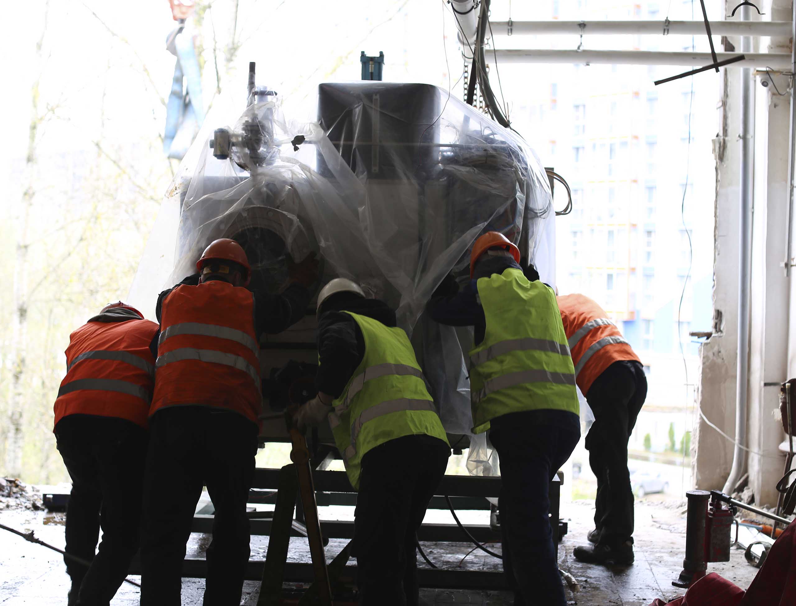 Фото Перевозка двух сублиматоров с демонтажем и установкой на новом предприятии #67