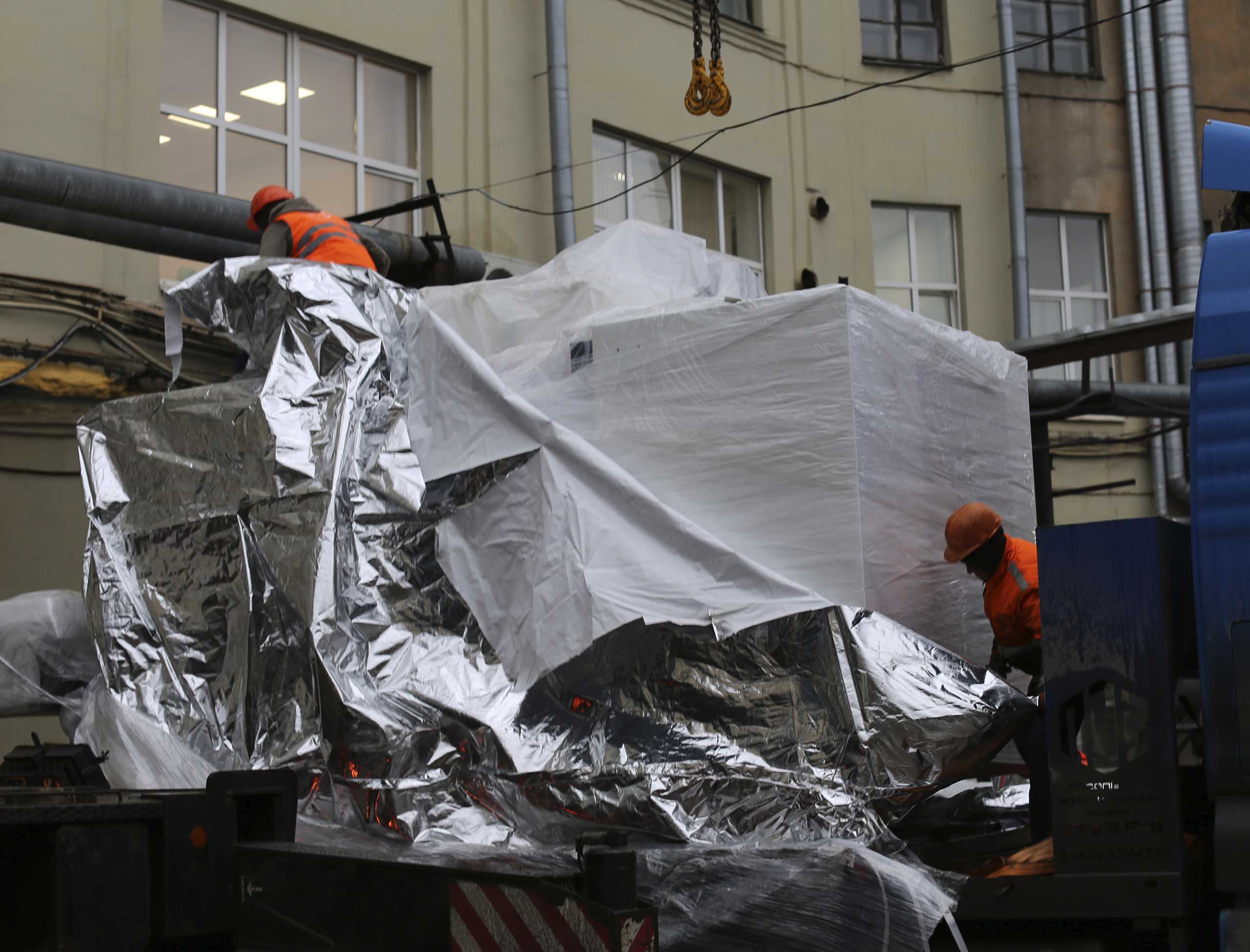 Фото Доставка и разгрузка нового фрезерного станка в цех #4