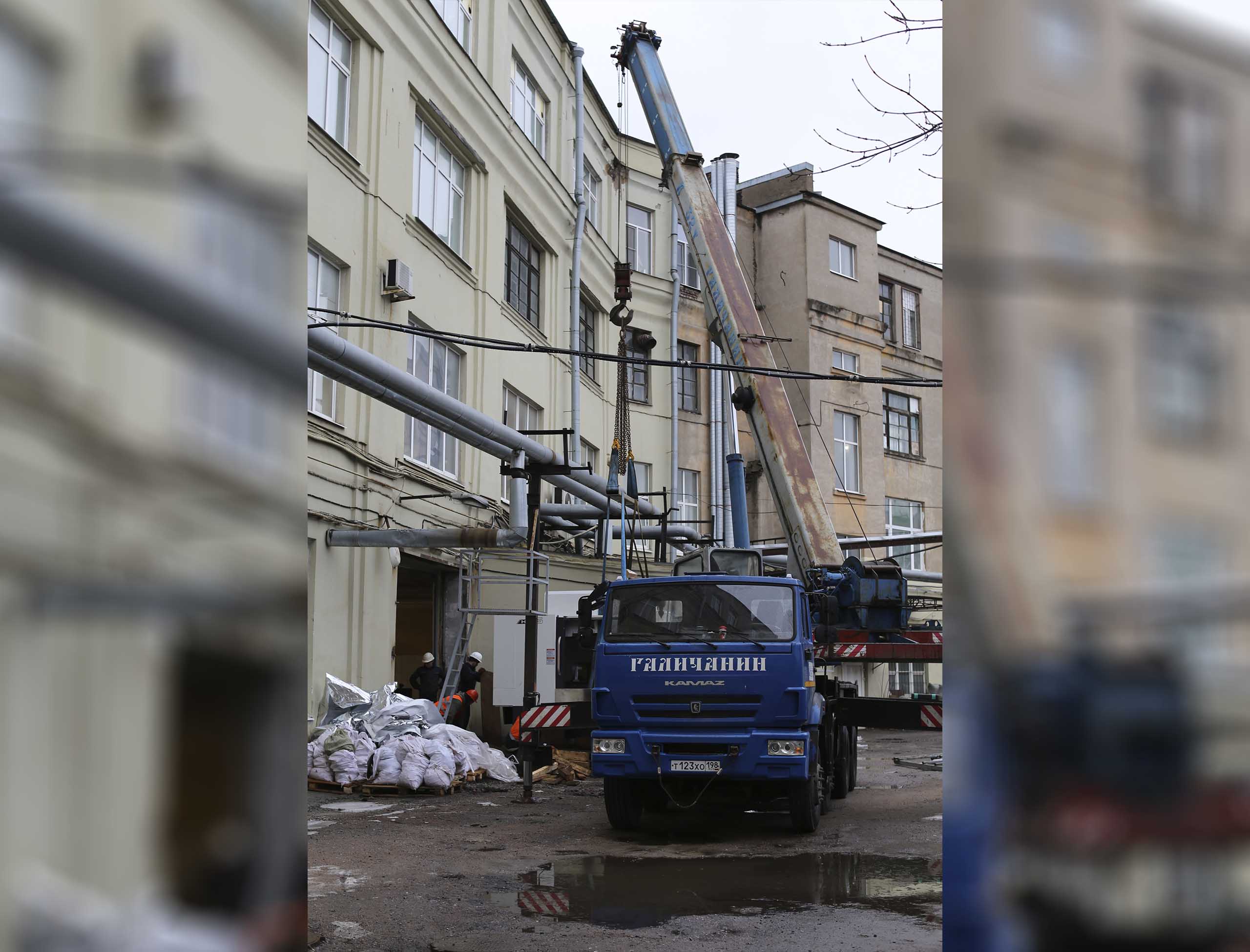 Фото Доставка и разгрузка нового фрезерного станка в цех #17