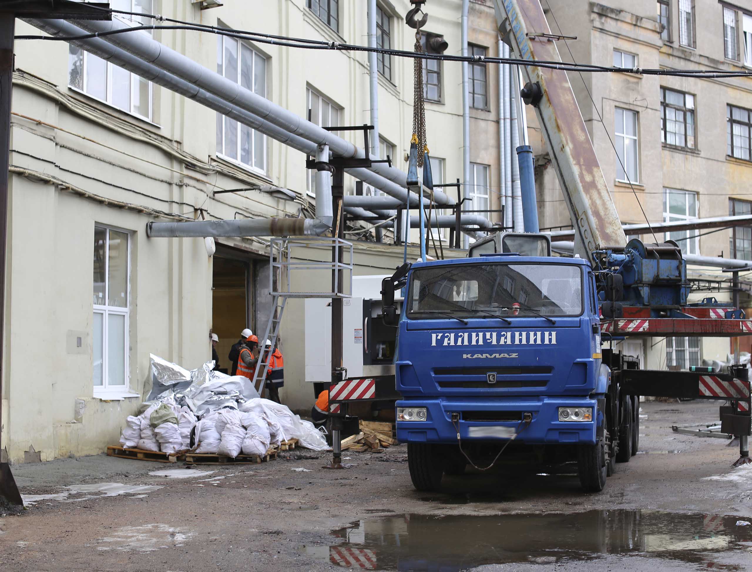 Фото Доставка и разгрузка нового фрезерного станка в цех #63