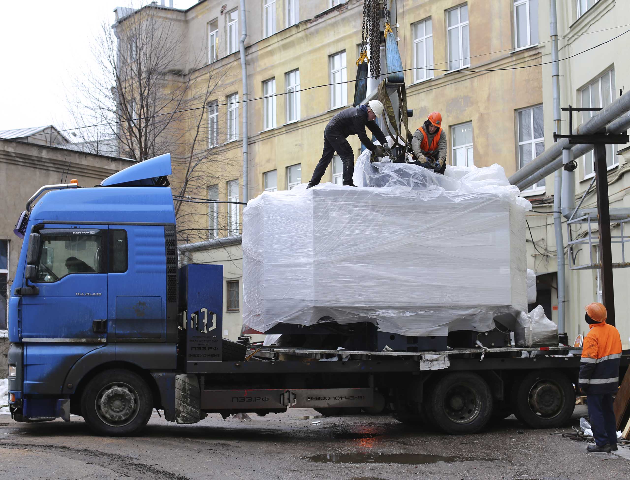 Фото Доставка и разгрузка нового фрезерного станка в цех #80