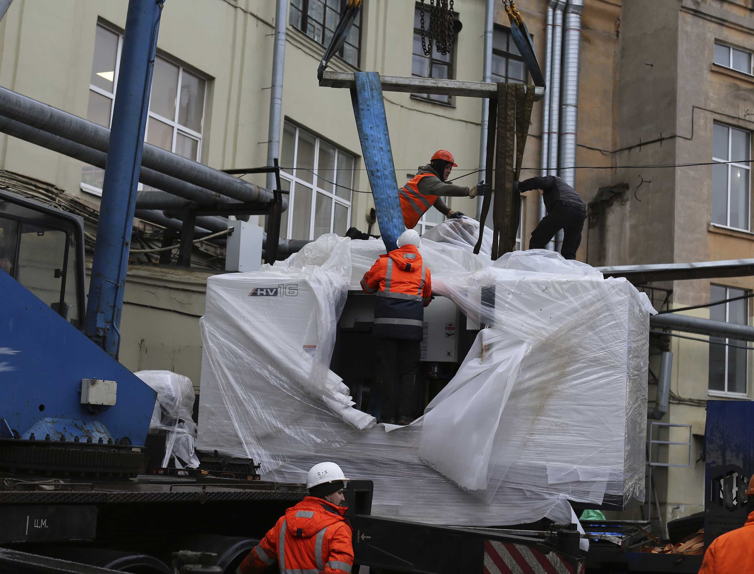 Фото Доставка и разгрузка нового фрезерного станка в цех #81