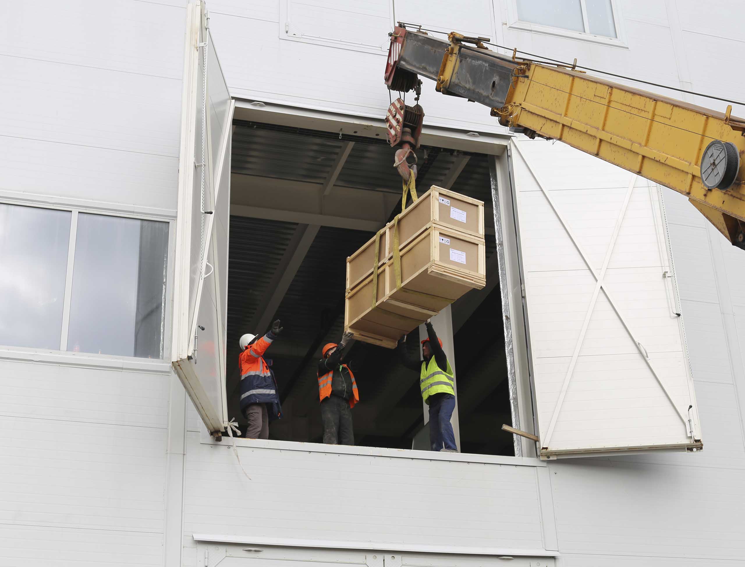 Фото Бригада стропальщиков успешно разгрузила сборные грузы в Пушкине #8