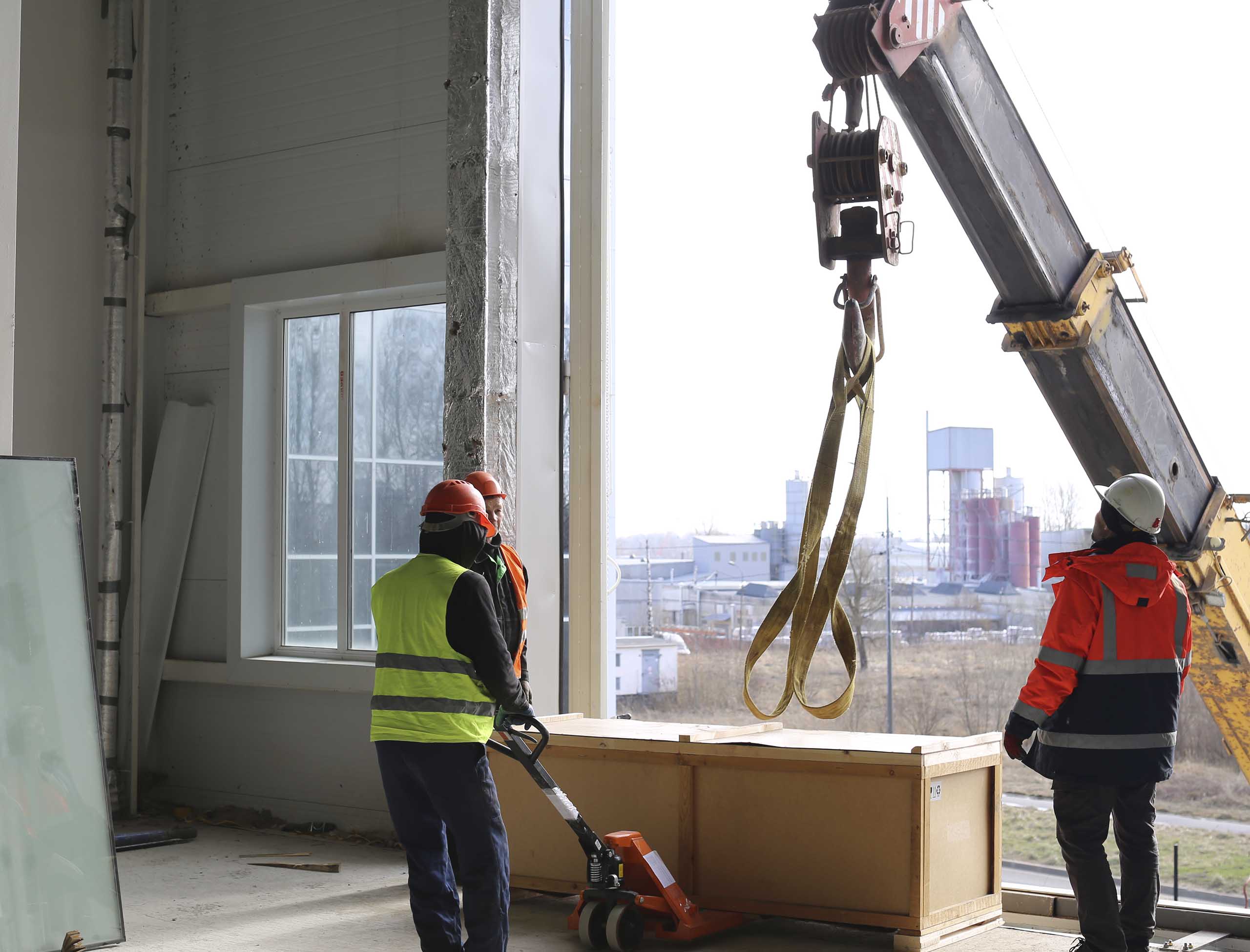 Фото Бригада стропальщиков успешно разгрузила сборные грузы в Пушкине #15