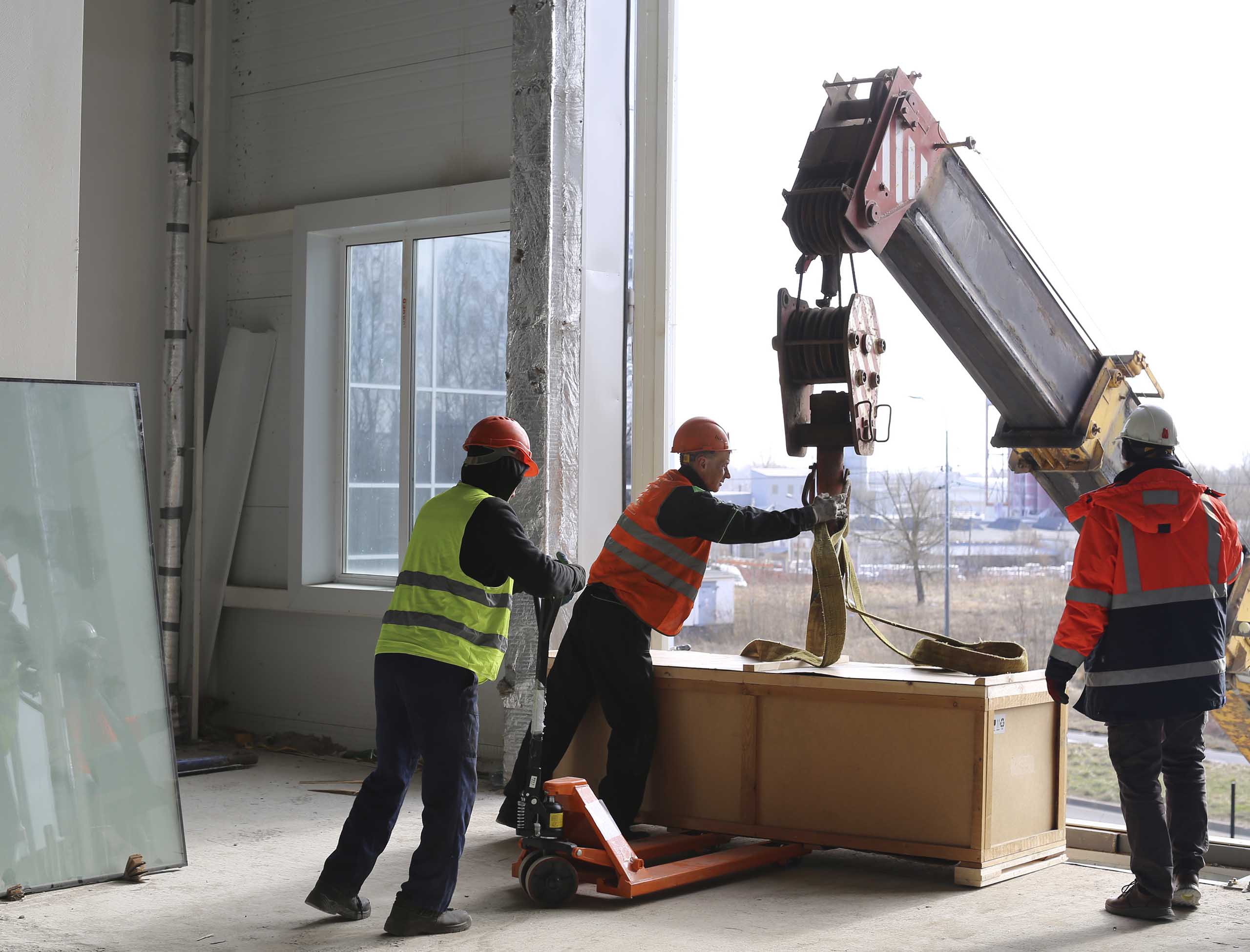 Фото Бригада стропальщиков успешно разгрузила сборные грузы в Пушкине #17