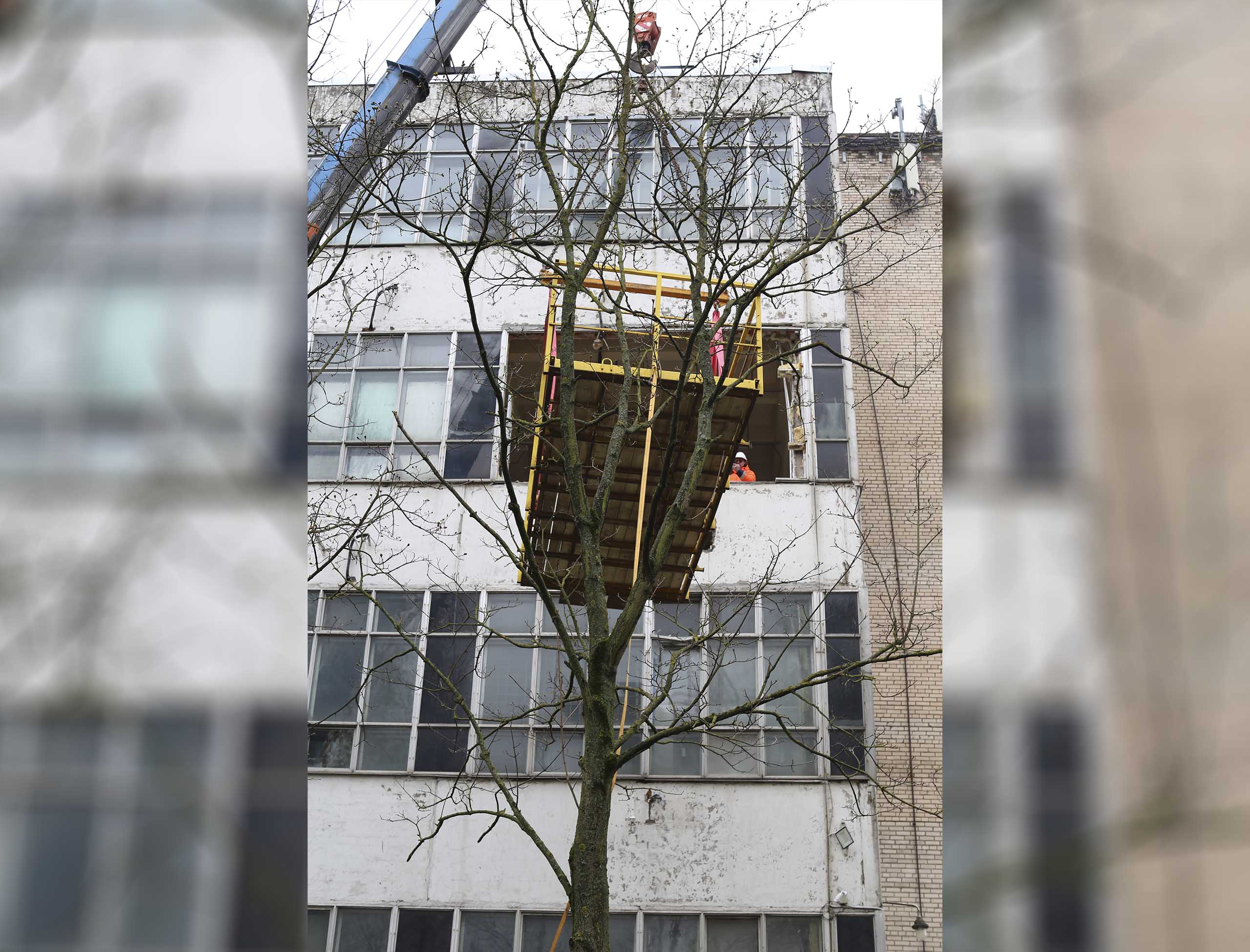 Фото Перевозка и спуск производственного оборудования при помощи подвесной платформы #9