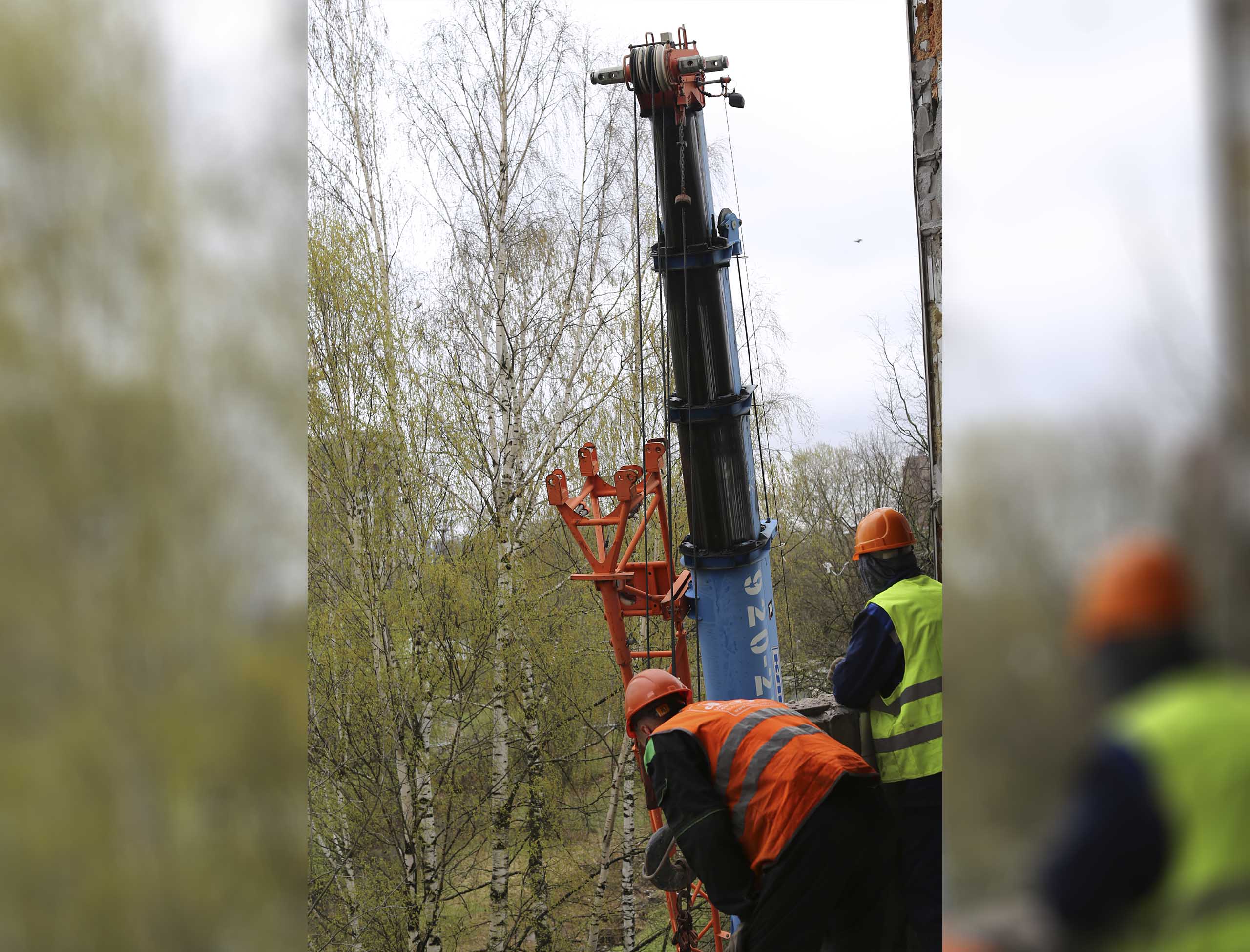 Фото Перевозка и спуск производственного оборудования при помощи подвесной платформы #21