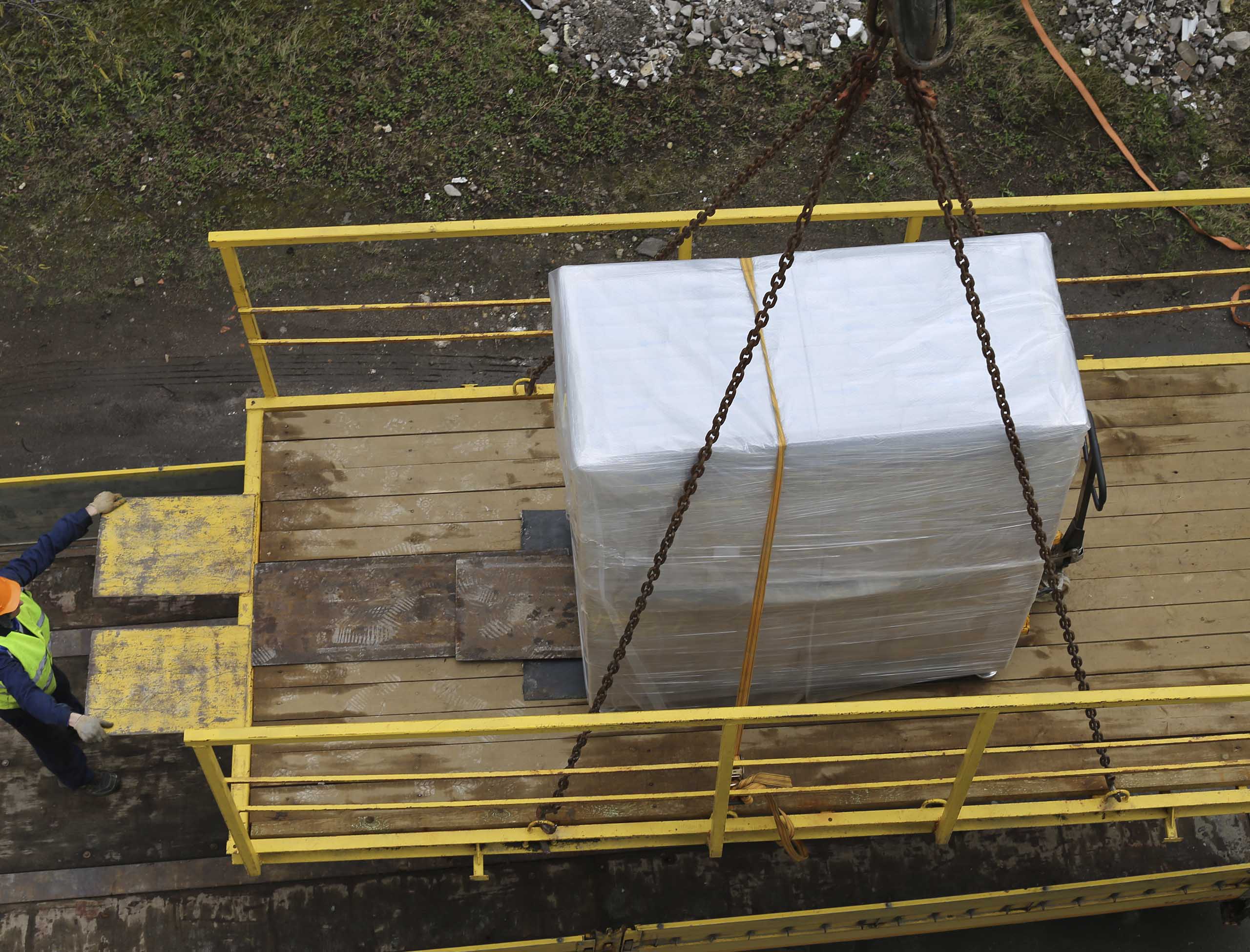 Фото Перевозка и спуск производственного оборудования при помощи подвесной платформы #28