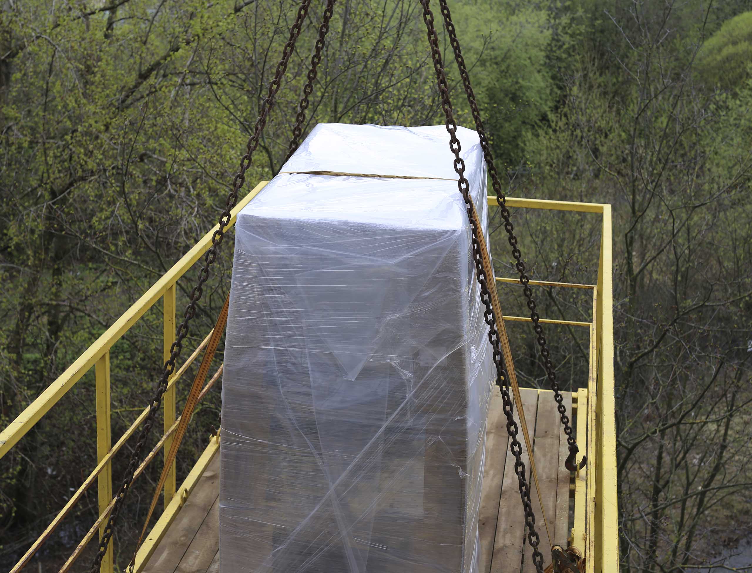 Фото Перевозка и спуск производственного оборудования при помощи подвесной платформы #32