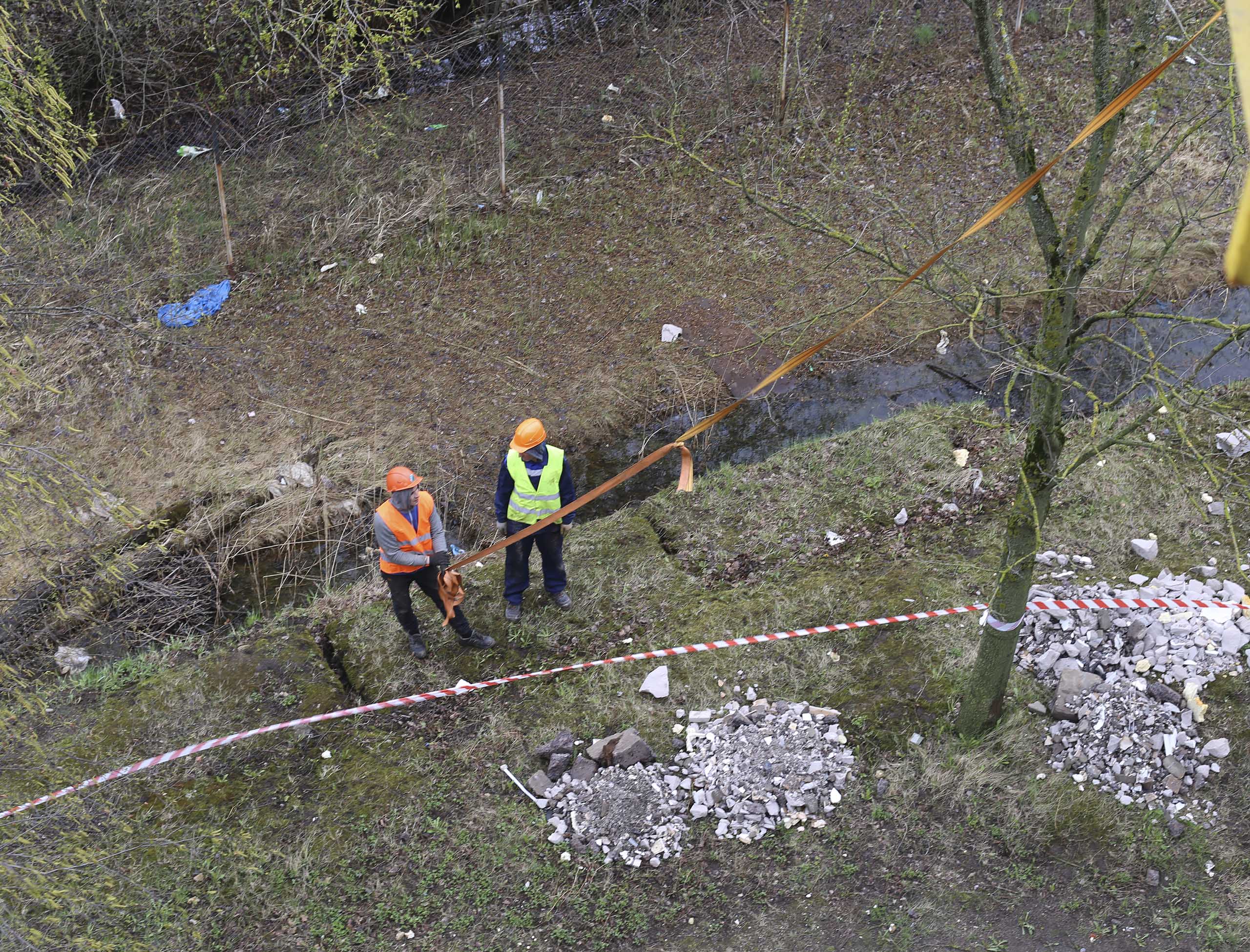 Фото Перевозка и спуск производственного оборудования при помощи подвесной платформы #33