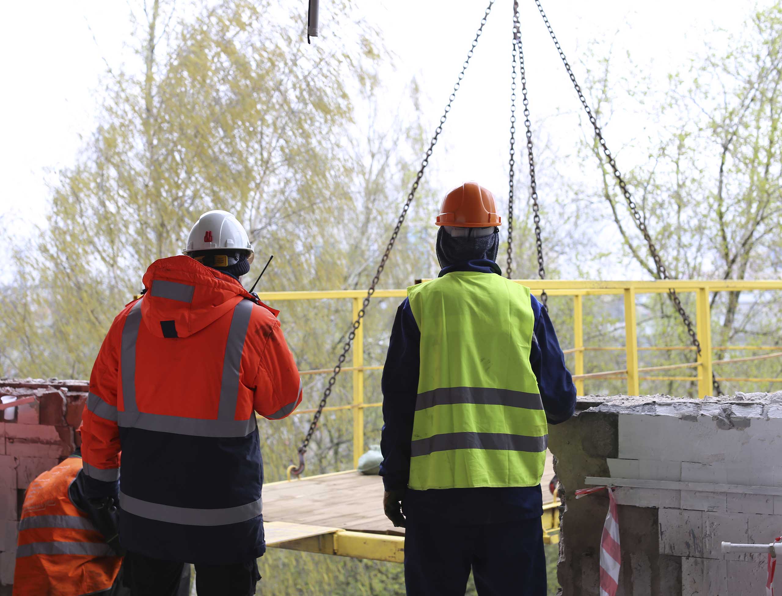 Фото Перевозка и спуск производственного оборудования при помощи подвесной платформы #50