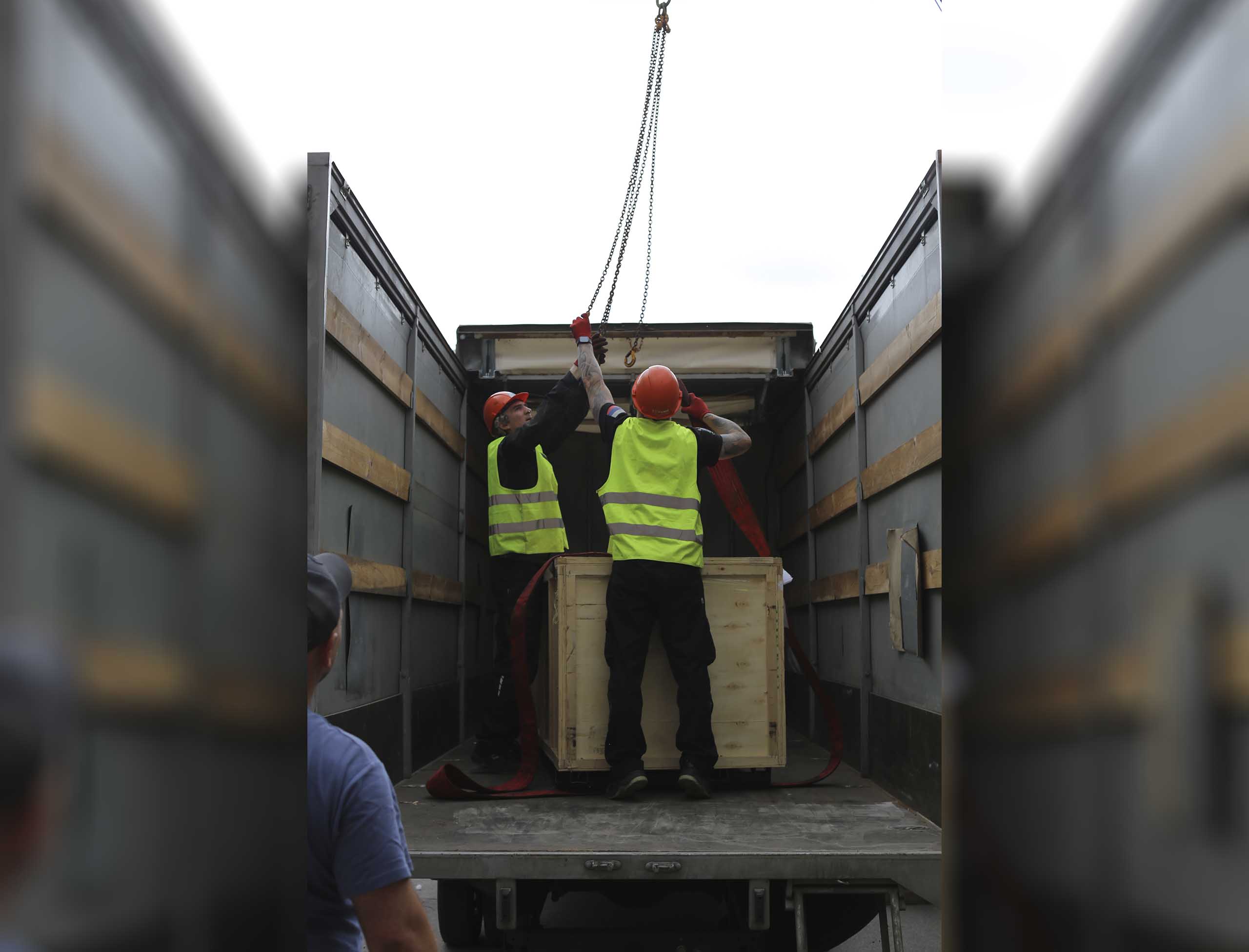 Фото Доставка с разгрузкой и подачей оборудования в технологический проем для типографии #3