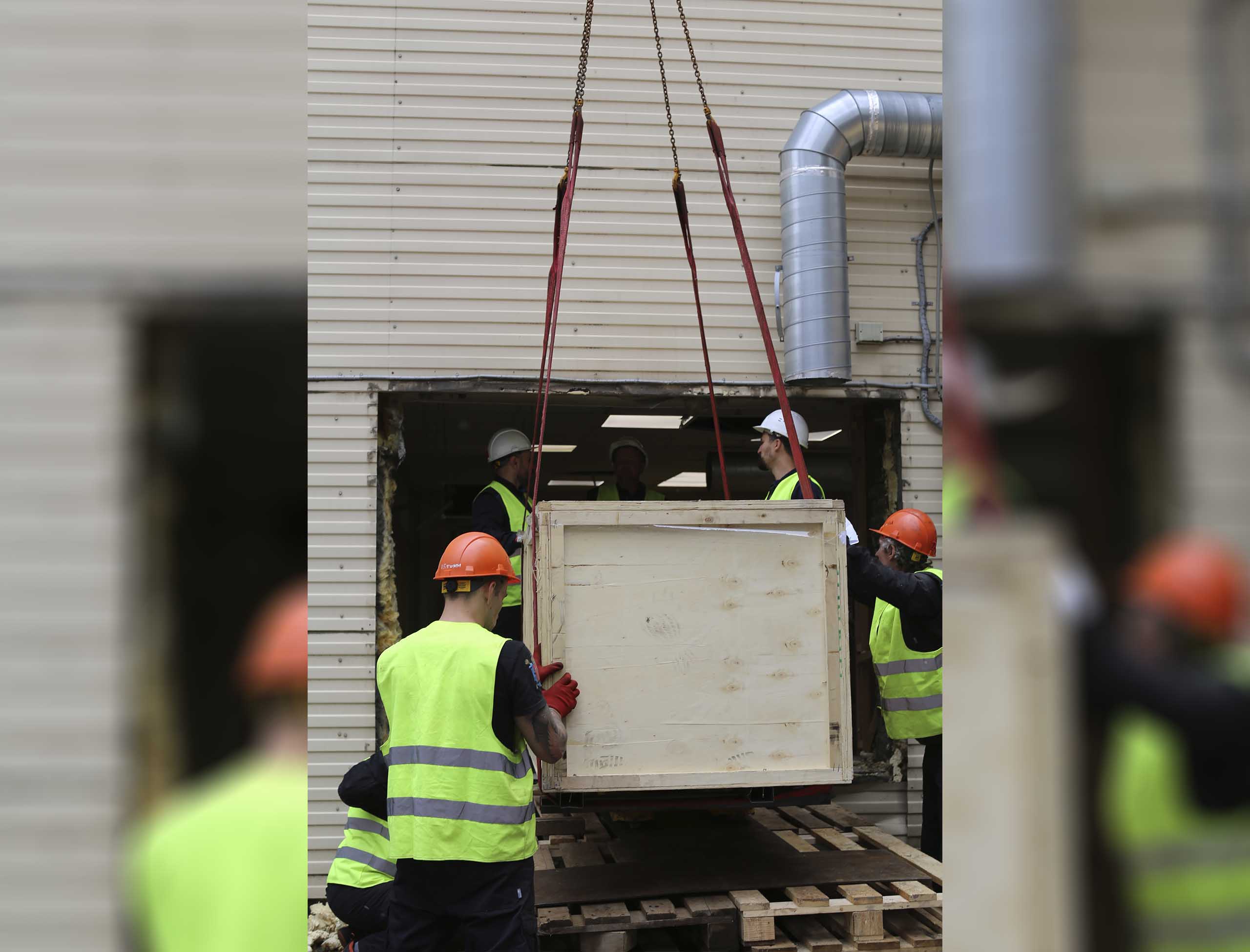 Фото Доставка с разгрузкой и подачей оборудования в технологический проем для типографии #8