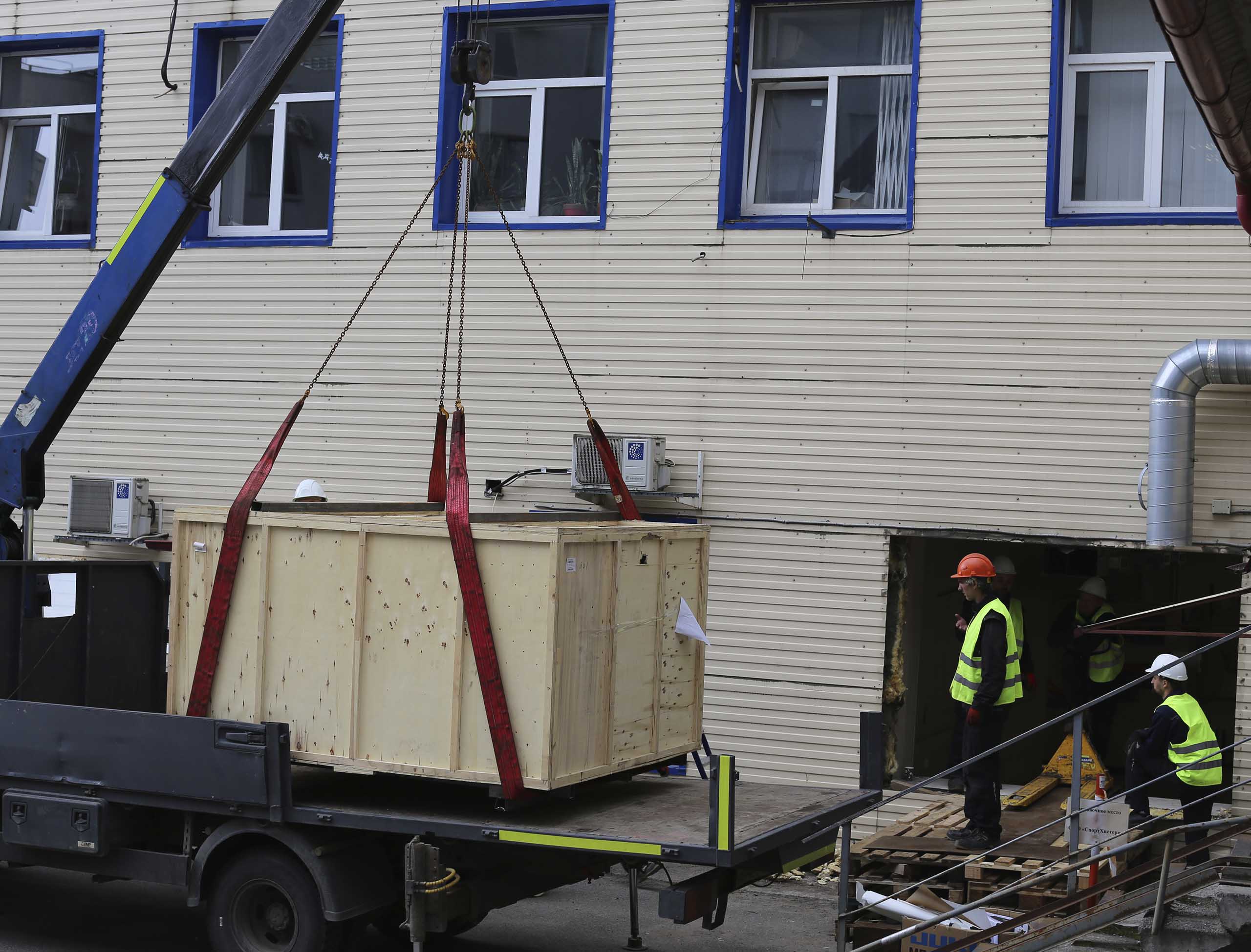 Фото Доставка с разгрузкой и подачей оборудования в технологический проем для типографии #19