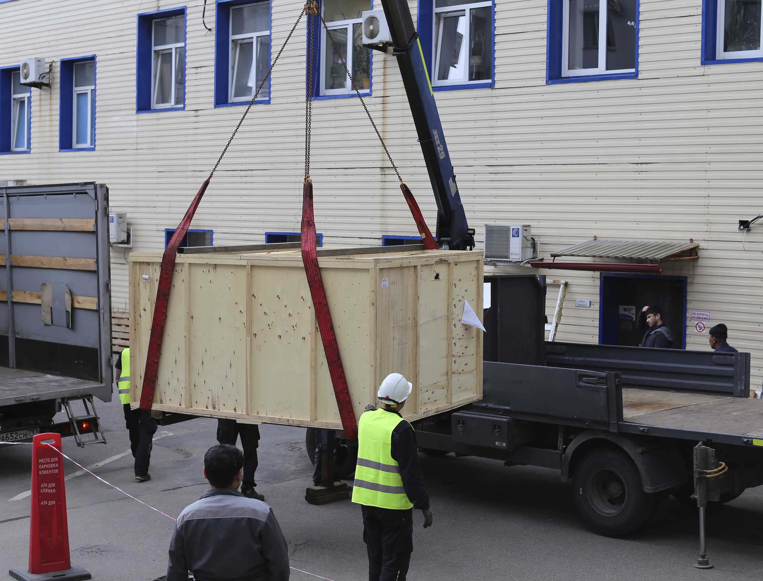 Фото Доставка с разгрузкой и подачей оборудования в технологический проем для типографии #20