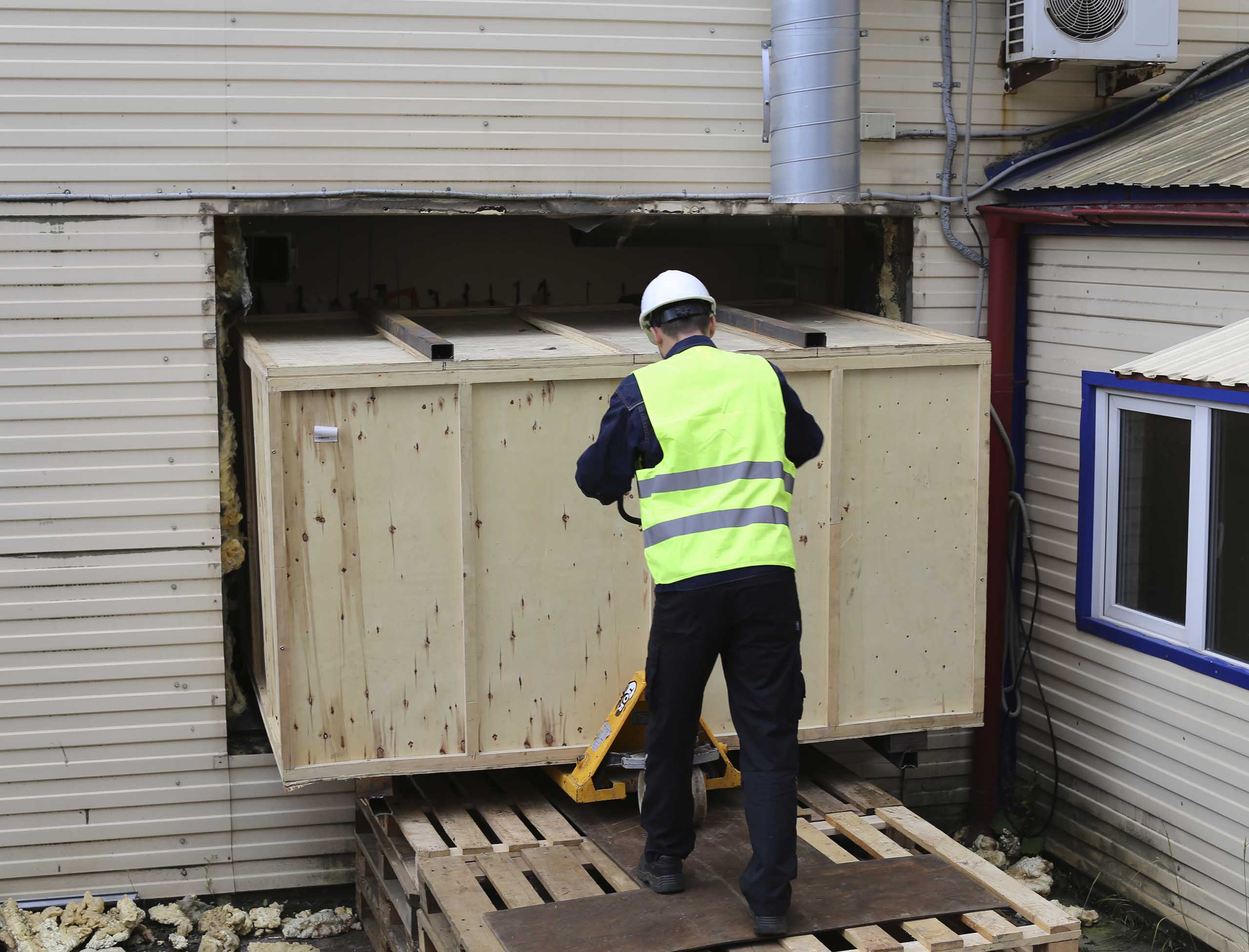 Фото Доставка с разгрузкой и подачей оборудования в технологический проем для типографии #39