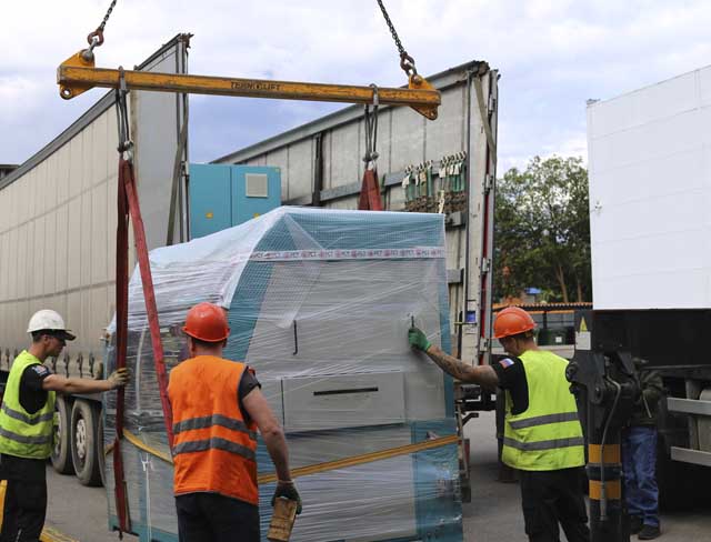 Фото Перевозка оборудования и комплектующих с разборкой и упаковкой #46