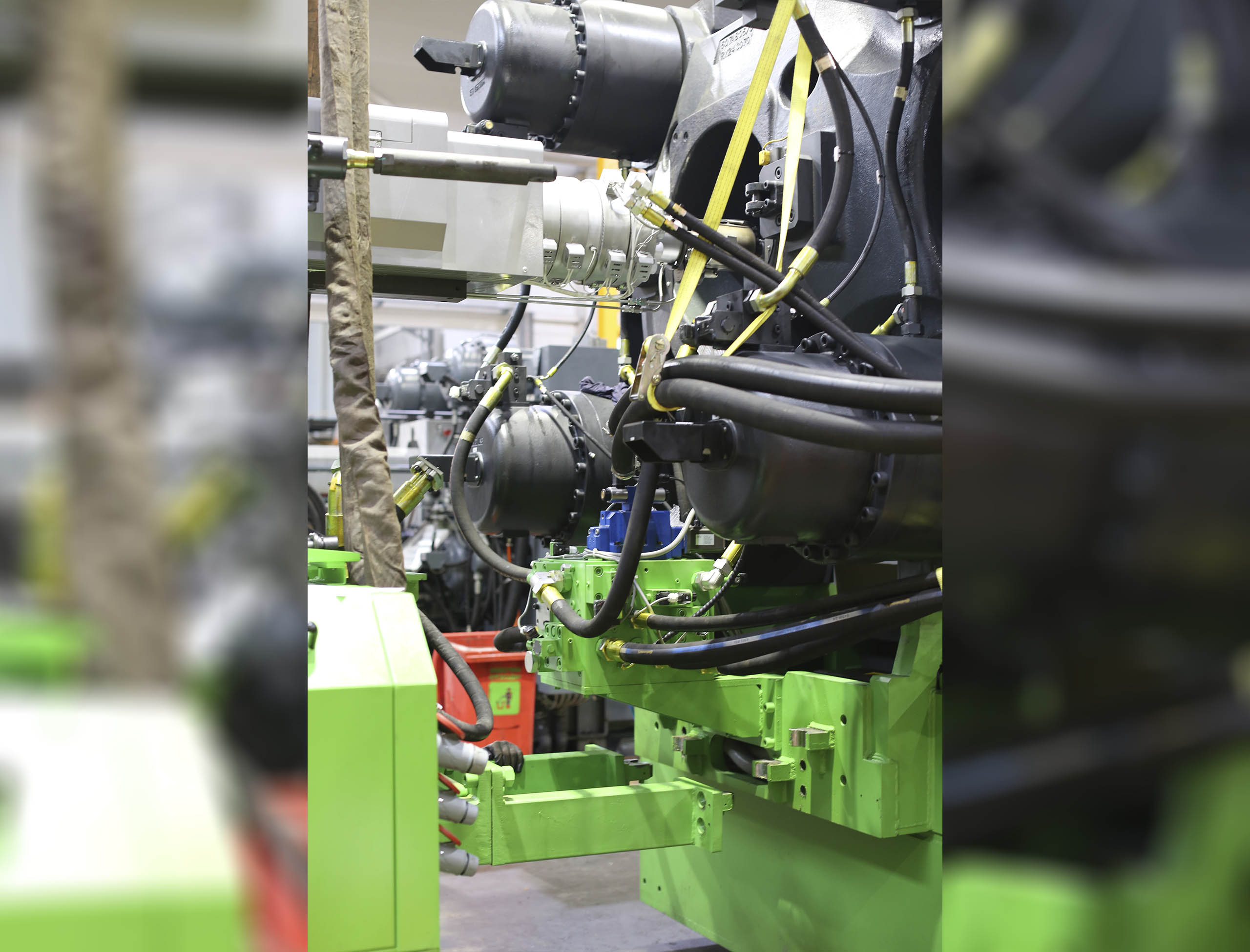 Фото Разгрузка контейнера с новым станком со сборкой и монтажом #3