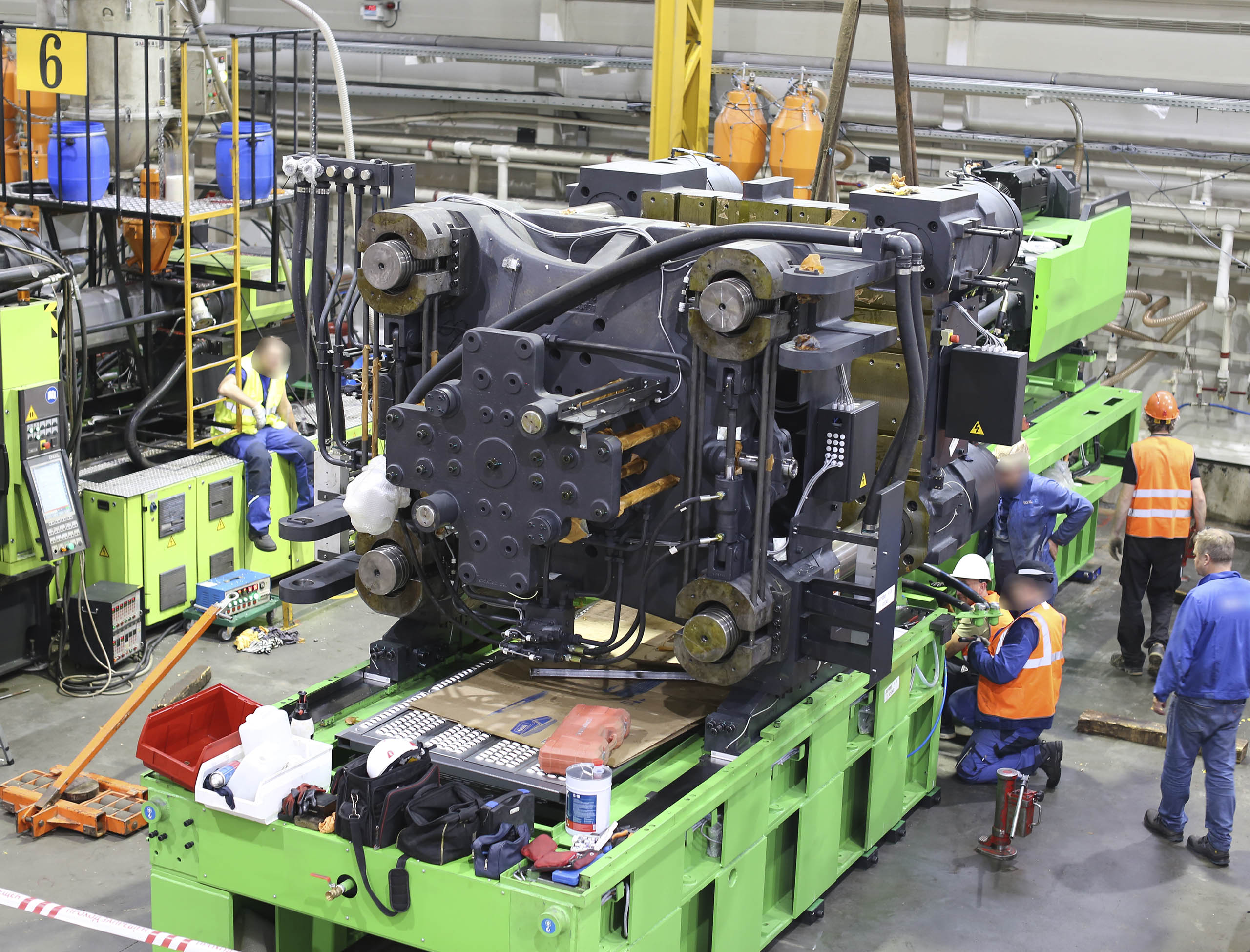 Фото Разгрузка контейнера с новым станком со сборкой и монтажом #6