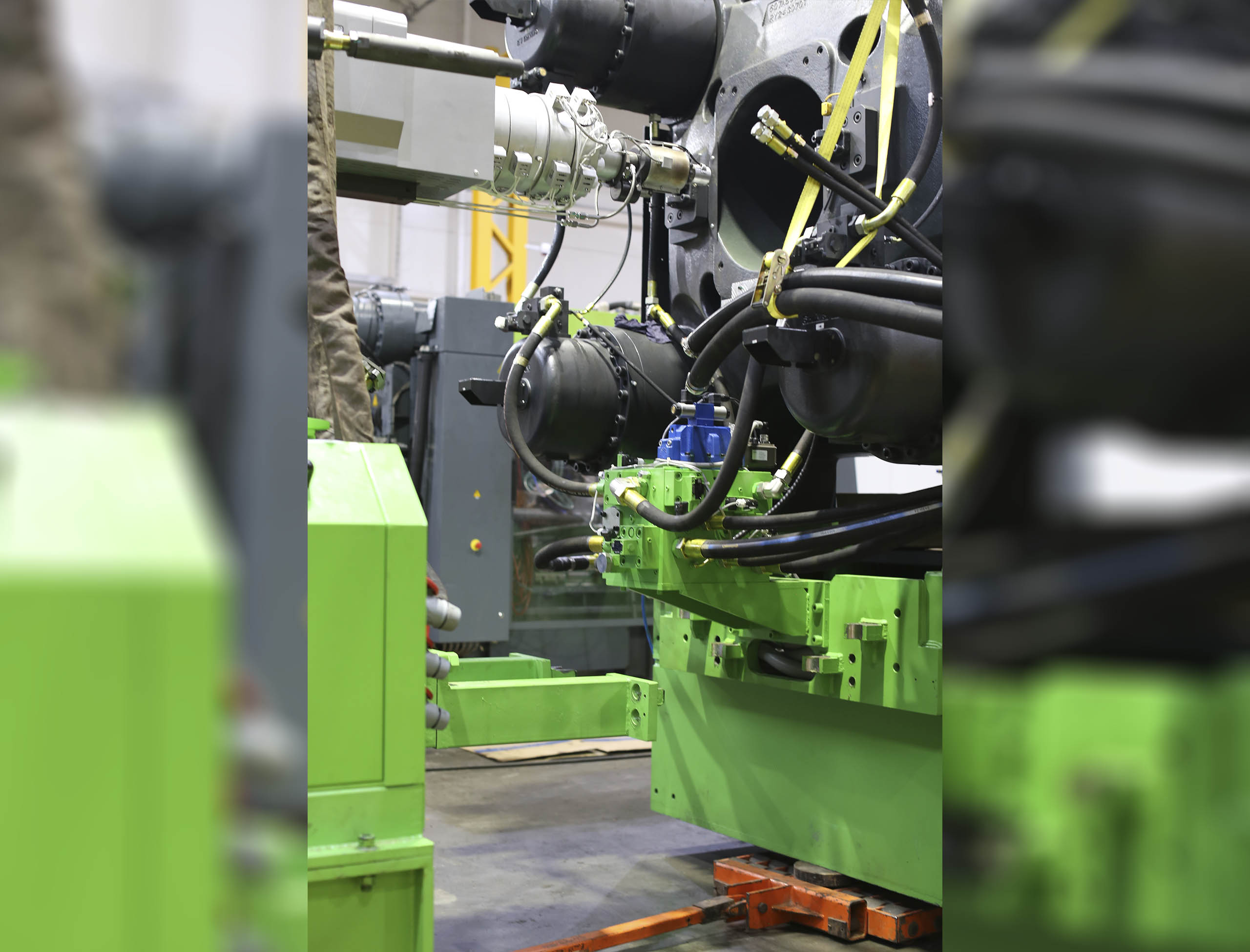 Фото Разгрузка контейнера с новым станком со сборкой и монтажом #7