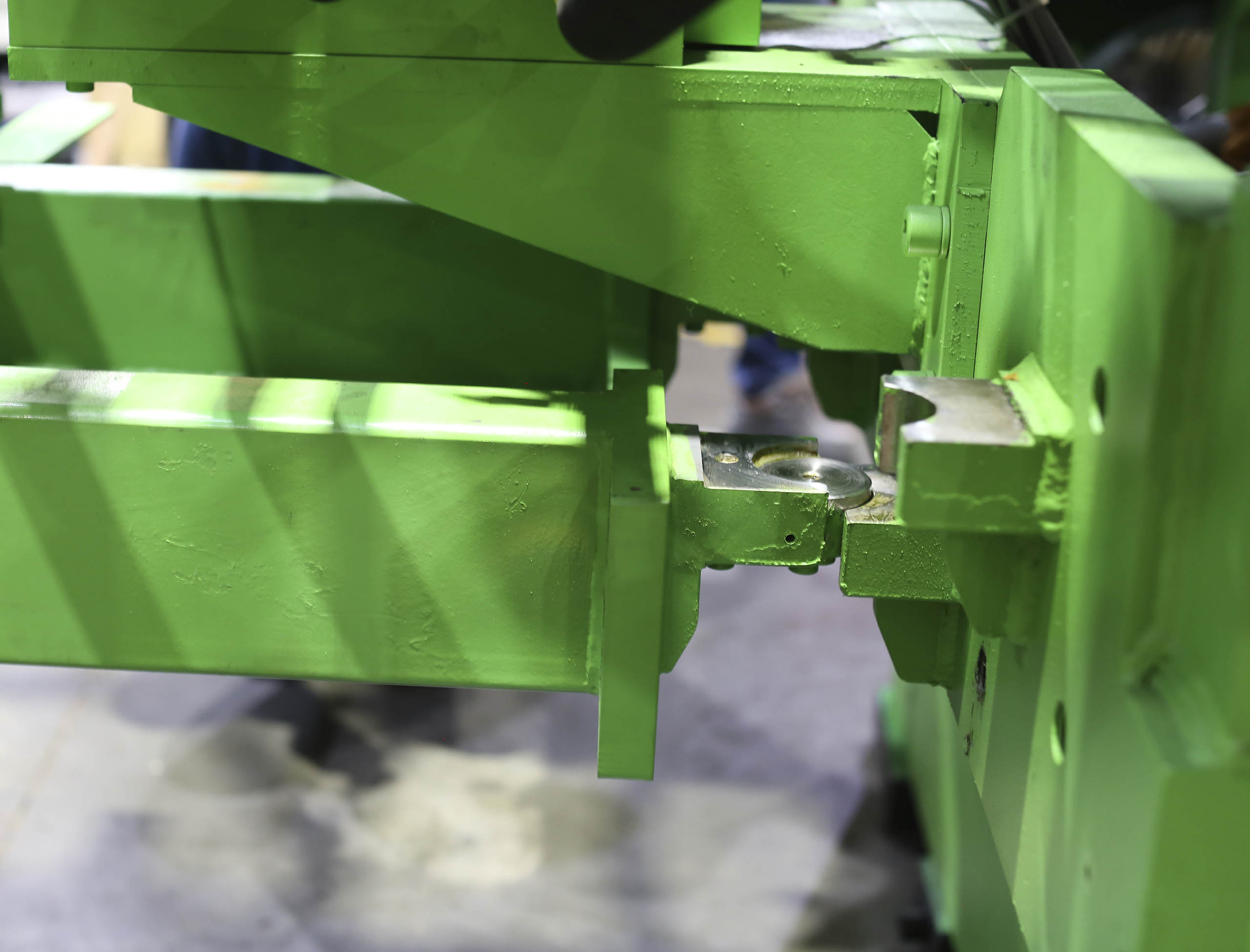 Фото Разгрузка контейнера с новым станком со сборкой и монтажом #8