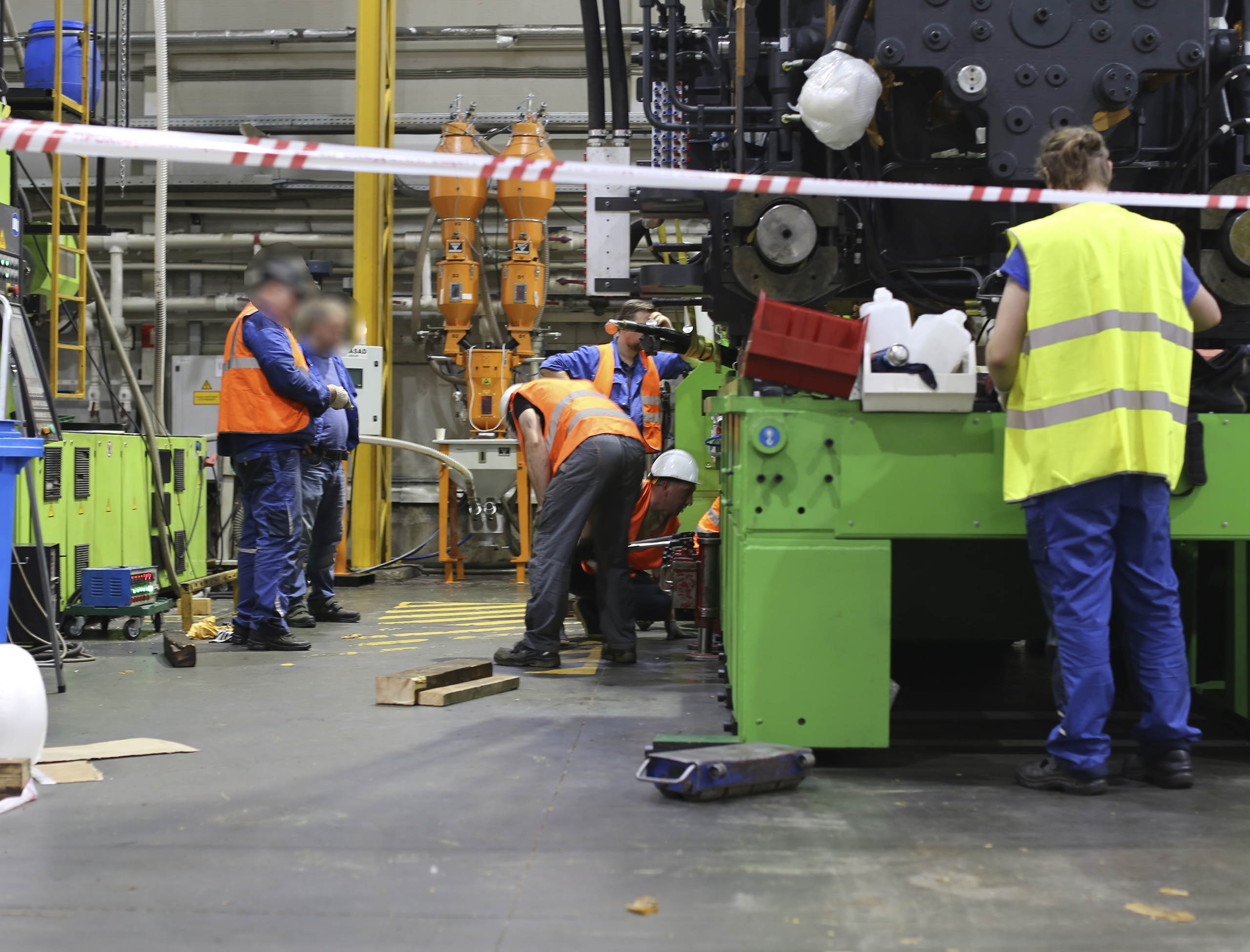 Фото Разгрузка контейнера с новым станком со сборкой и монтажом #12