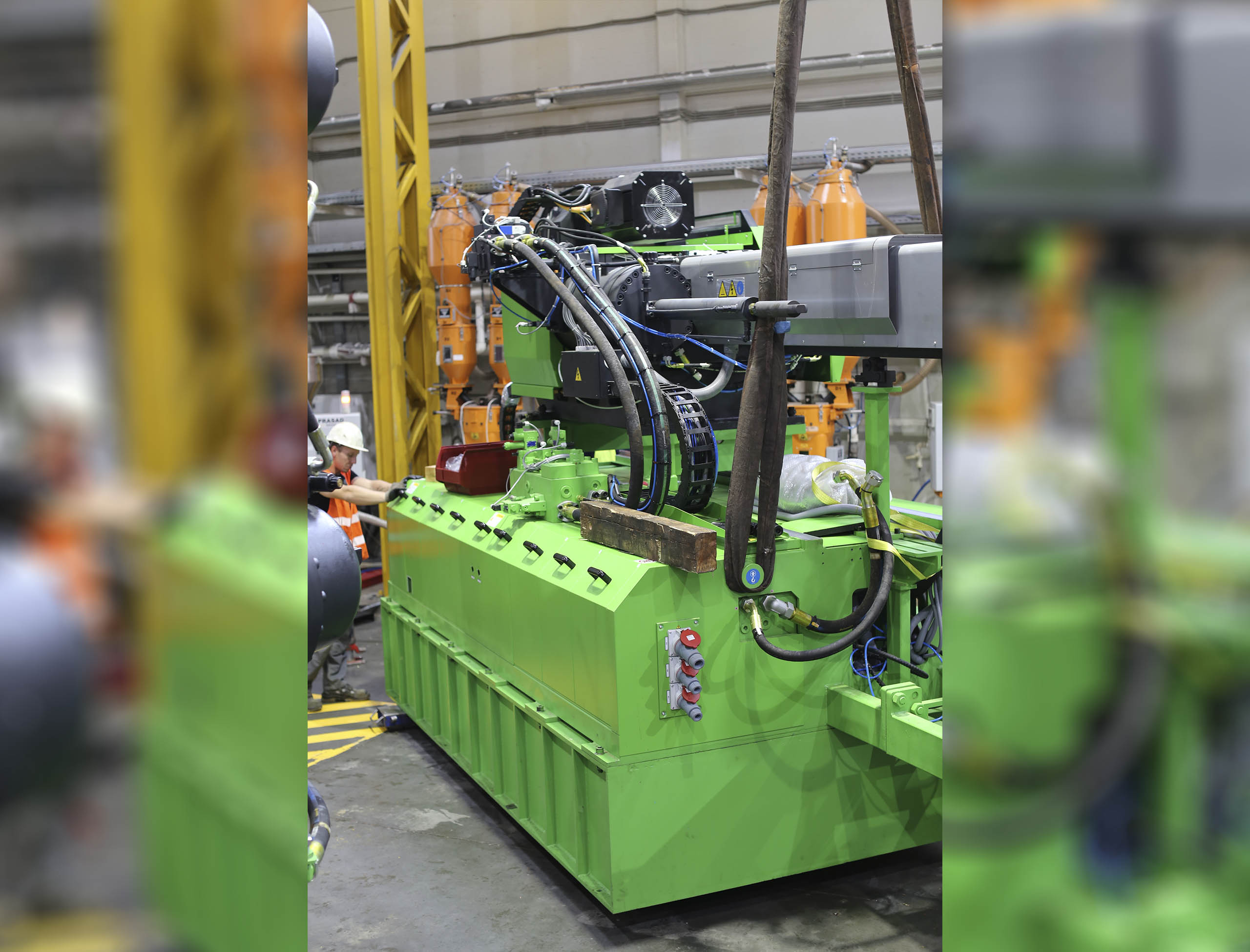 Фото Разгрузка контейнера с новым станком со сборкой и монтажом #15