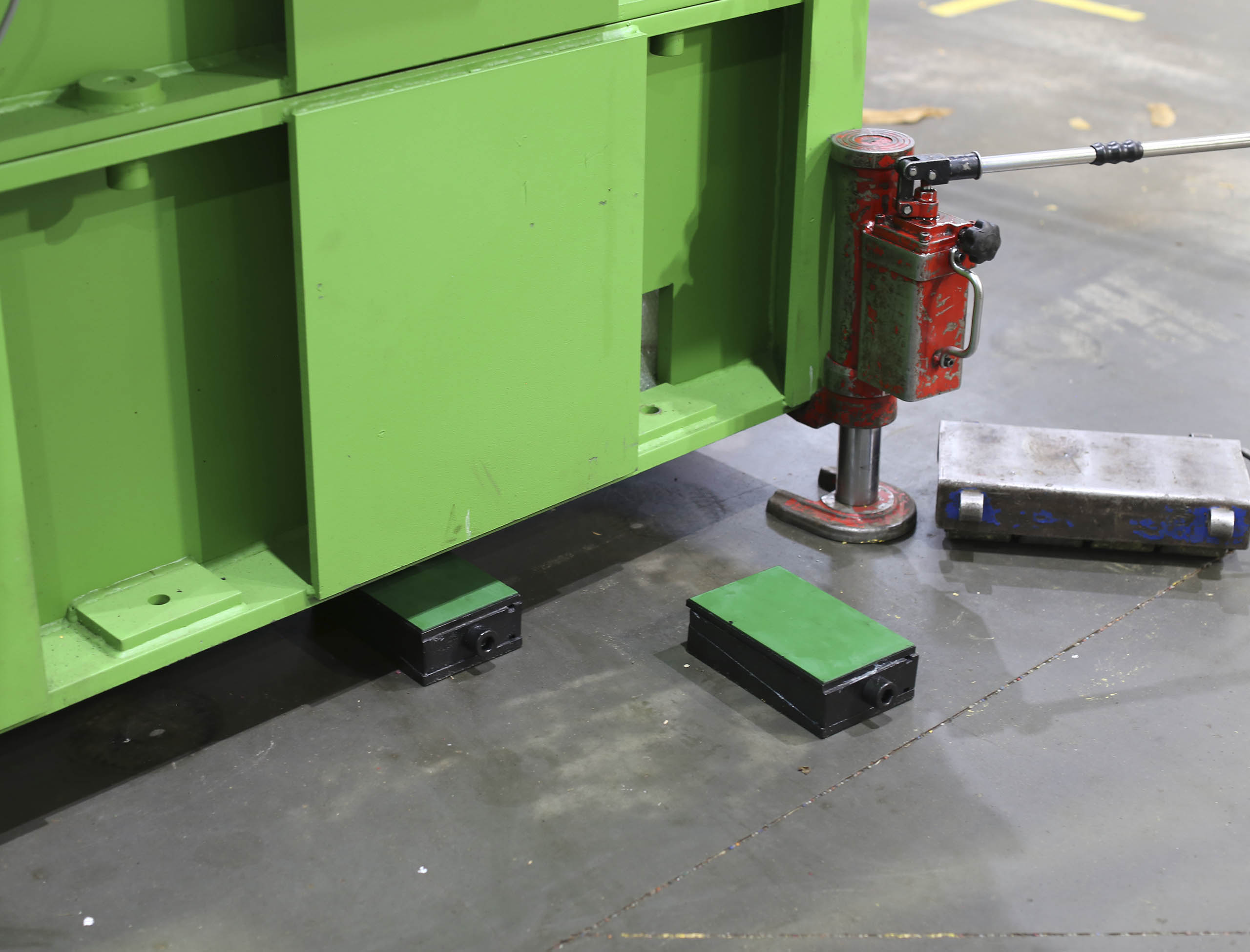 Фото Разгрузка контейнера с новым станком со сборкой и монтажом #16