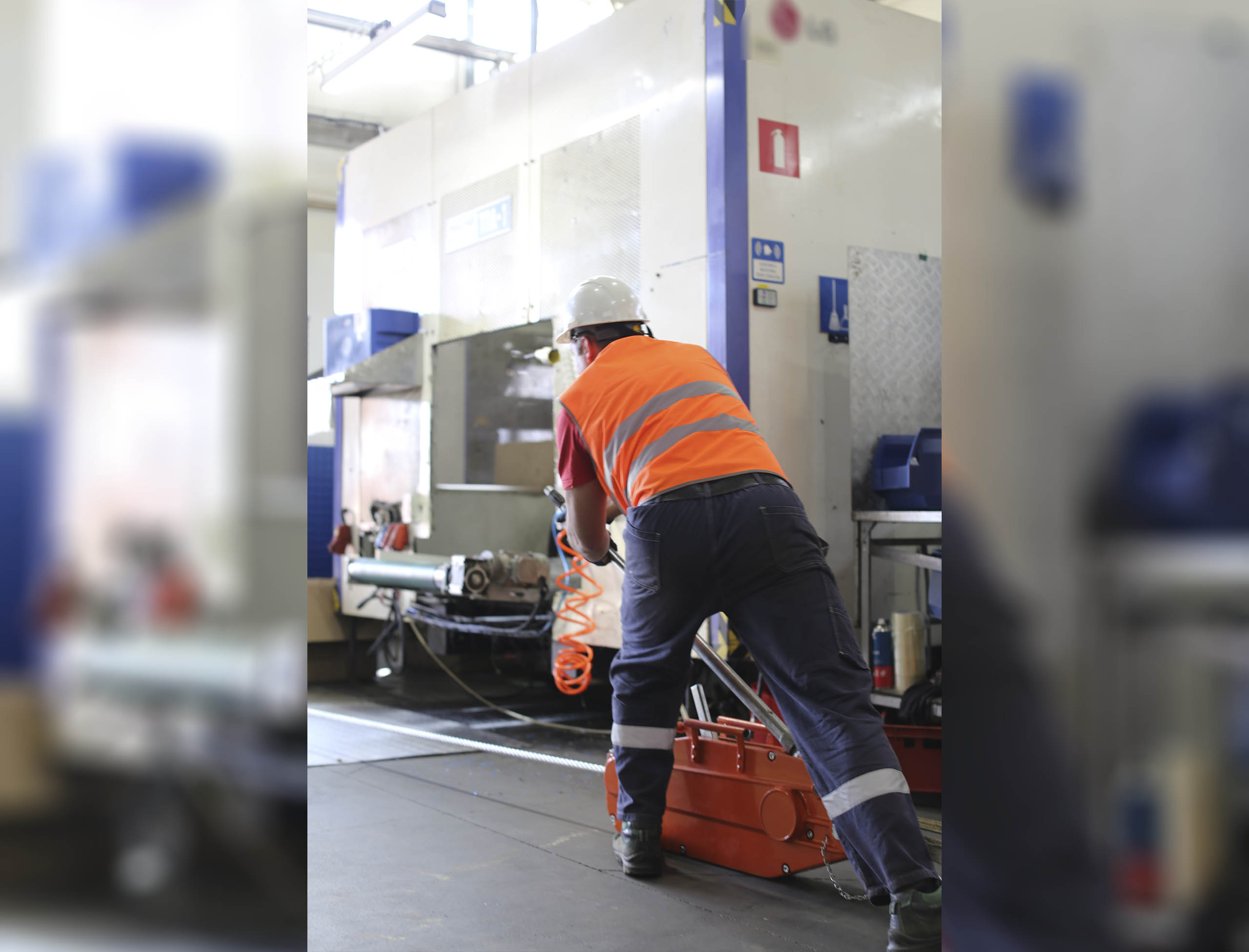 Фото Разгрузка контейнера с новым станком со сборкой и монтажом #23