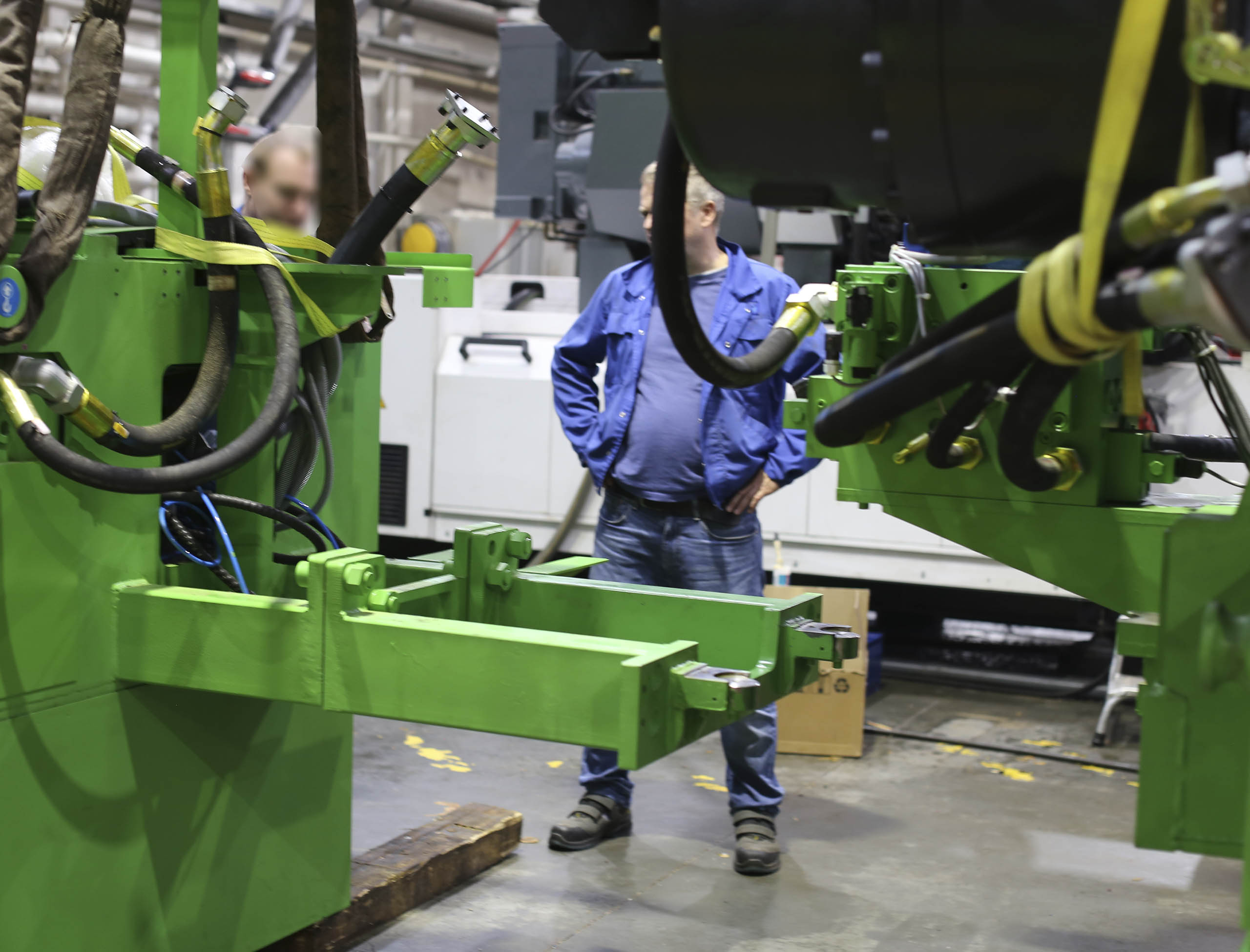 Фото Разгрузка контейнера с новым станком со сборкой и монтажом #30