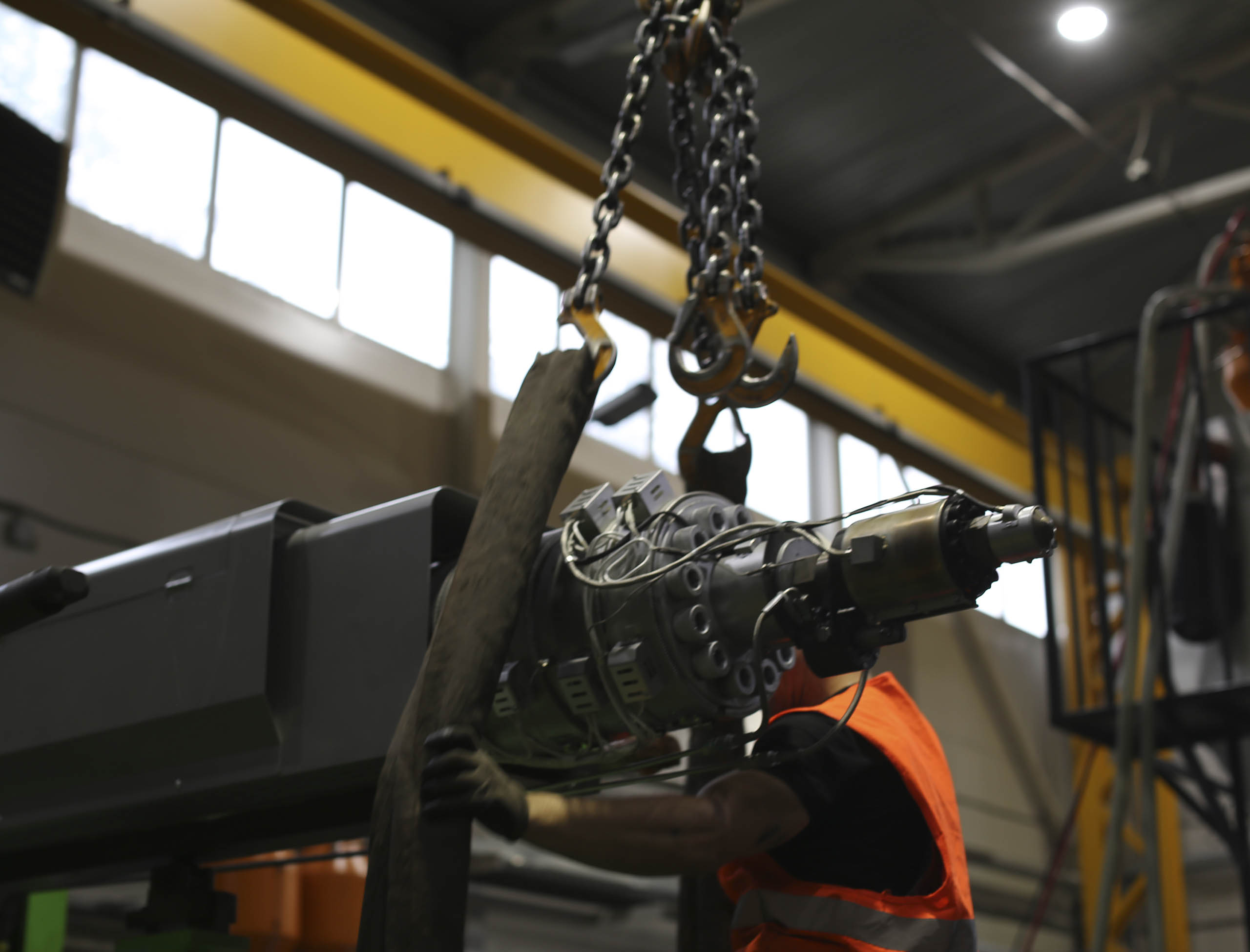 Фото Разгрузка контейнера с новым станком со сборкой и монтажом #34