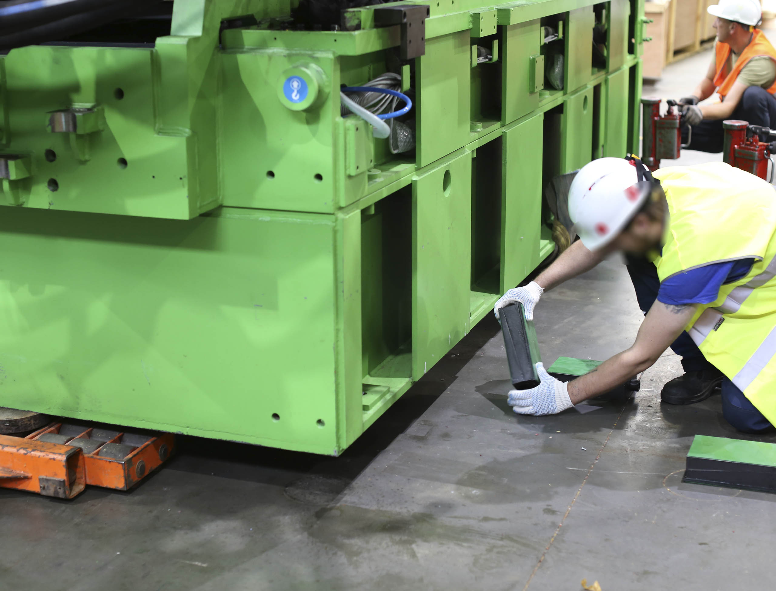 Фото Разгрузка контейнера с новым станком со сборкой и монтажом #38