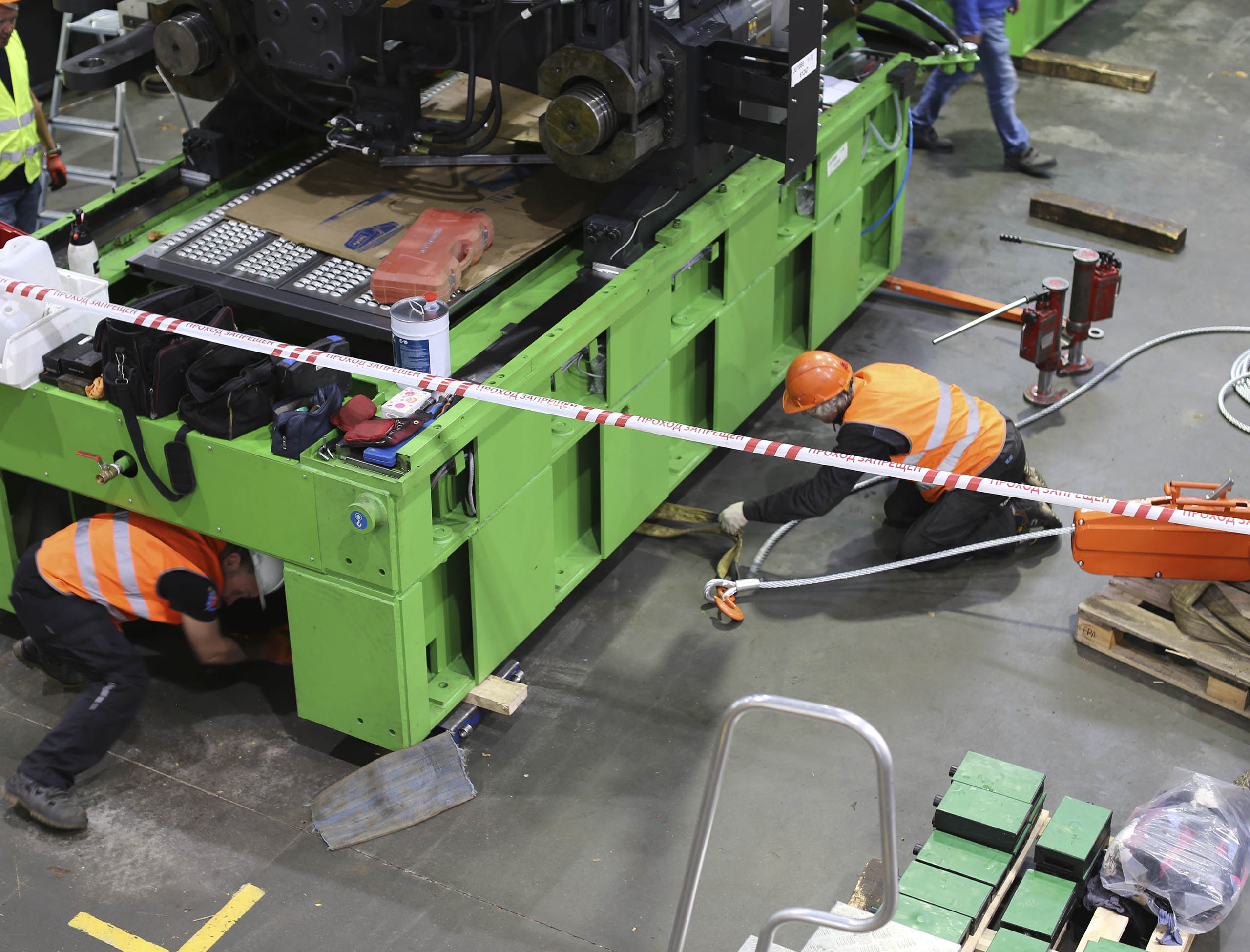 Фото Разгрузка контейнера с новым станком со сборкой и монтажом #43