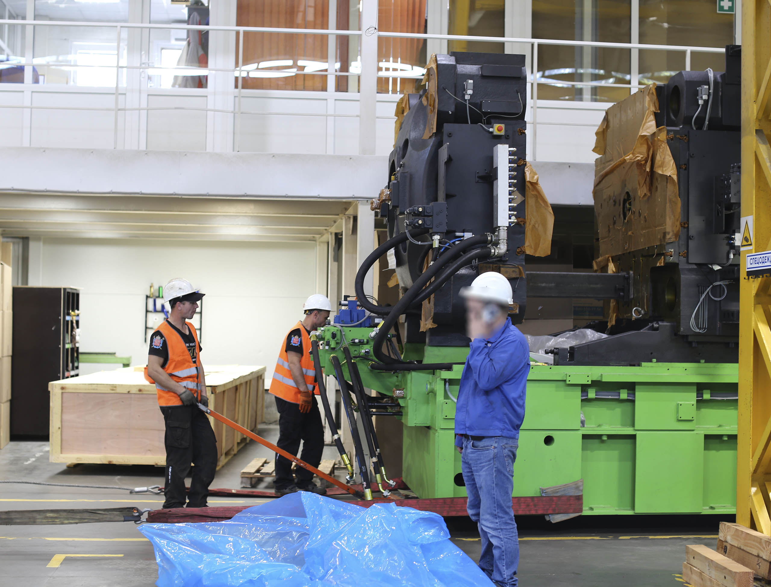 Фото Разгрузка контейнера с новым станком со сборкой и монтажом #74