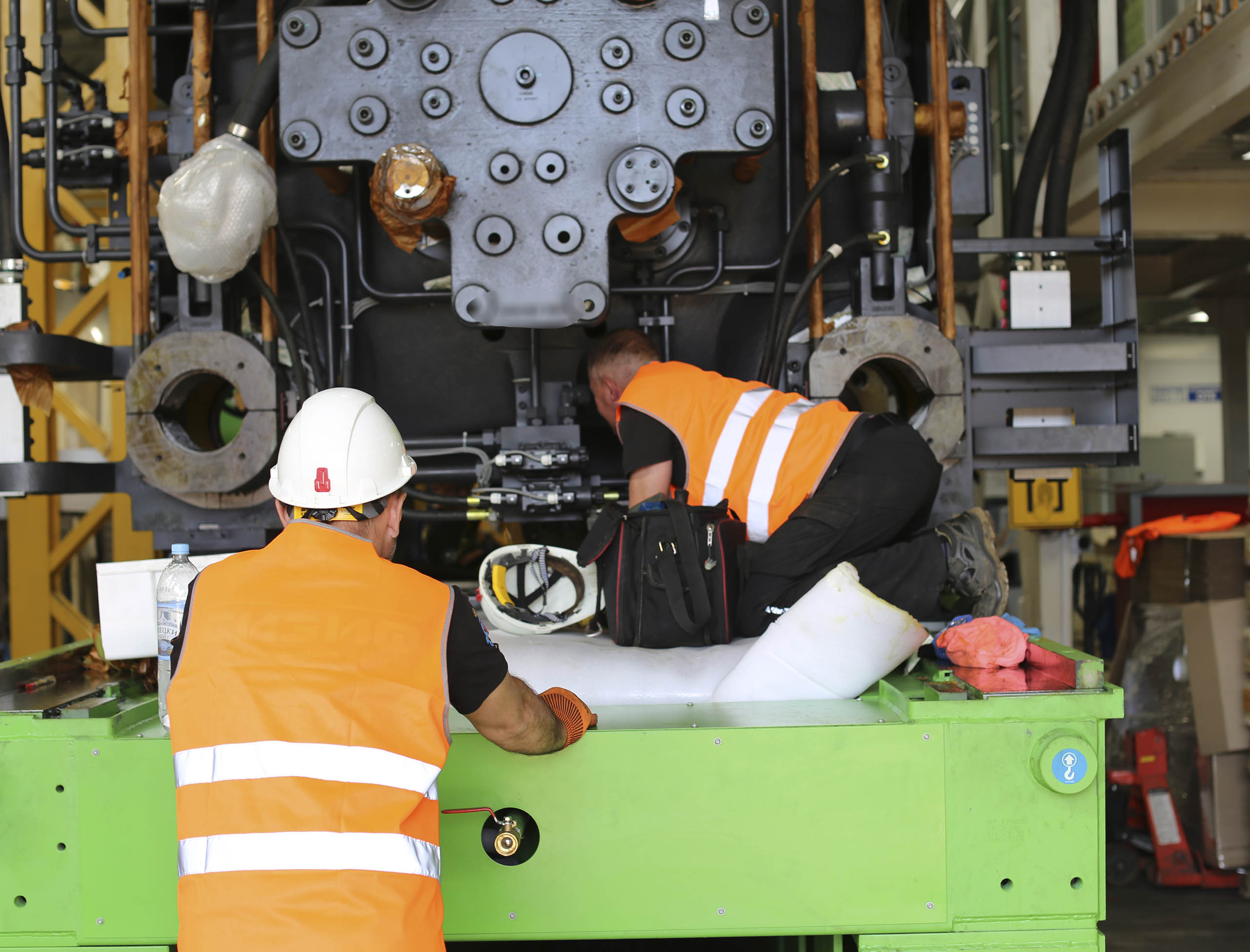 Фото Разгрузка контейнера с новым станком со сборкой и монтажом #78