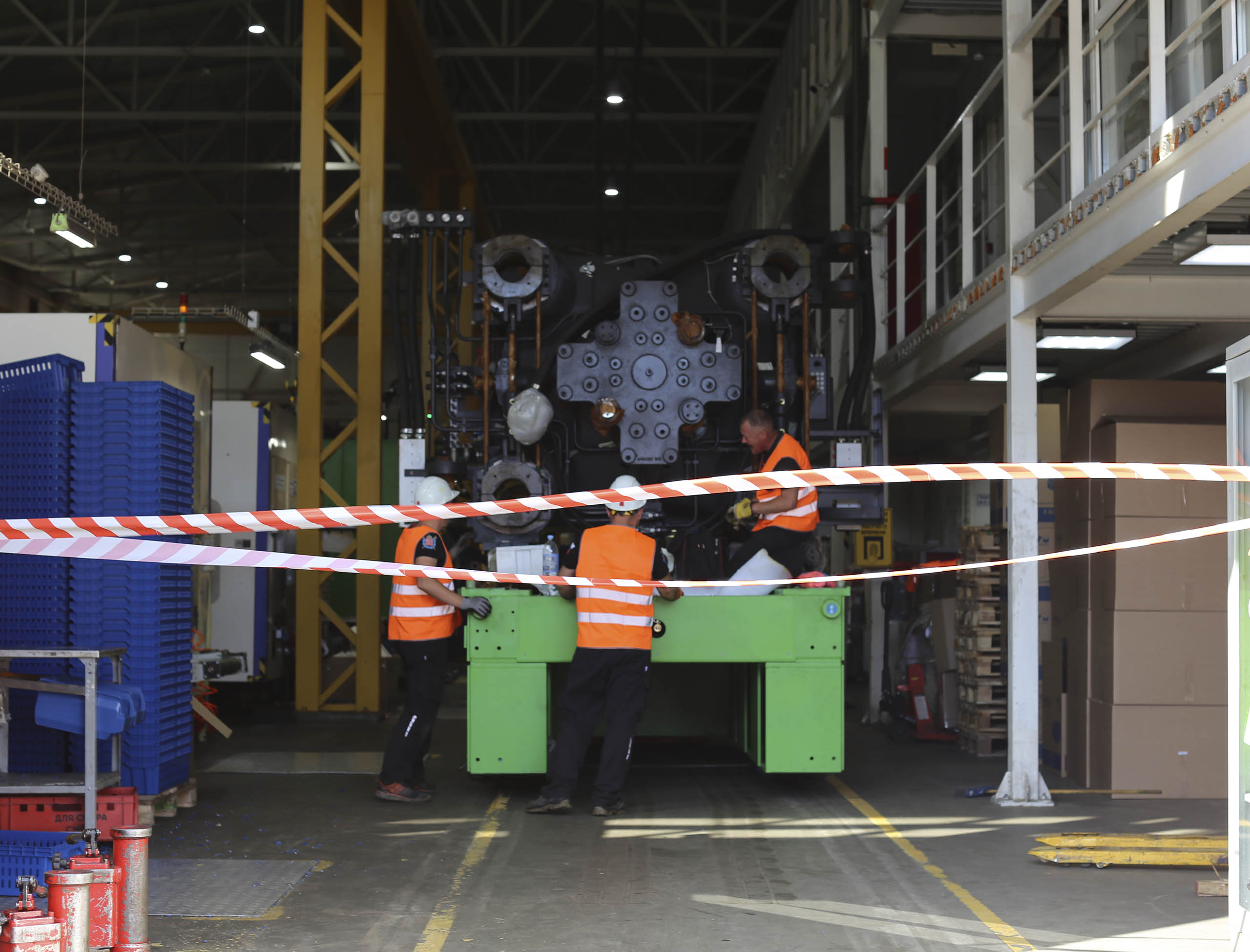 Фото Разгрузка контейнера с новым станком со сборкой и монтажом #79