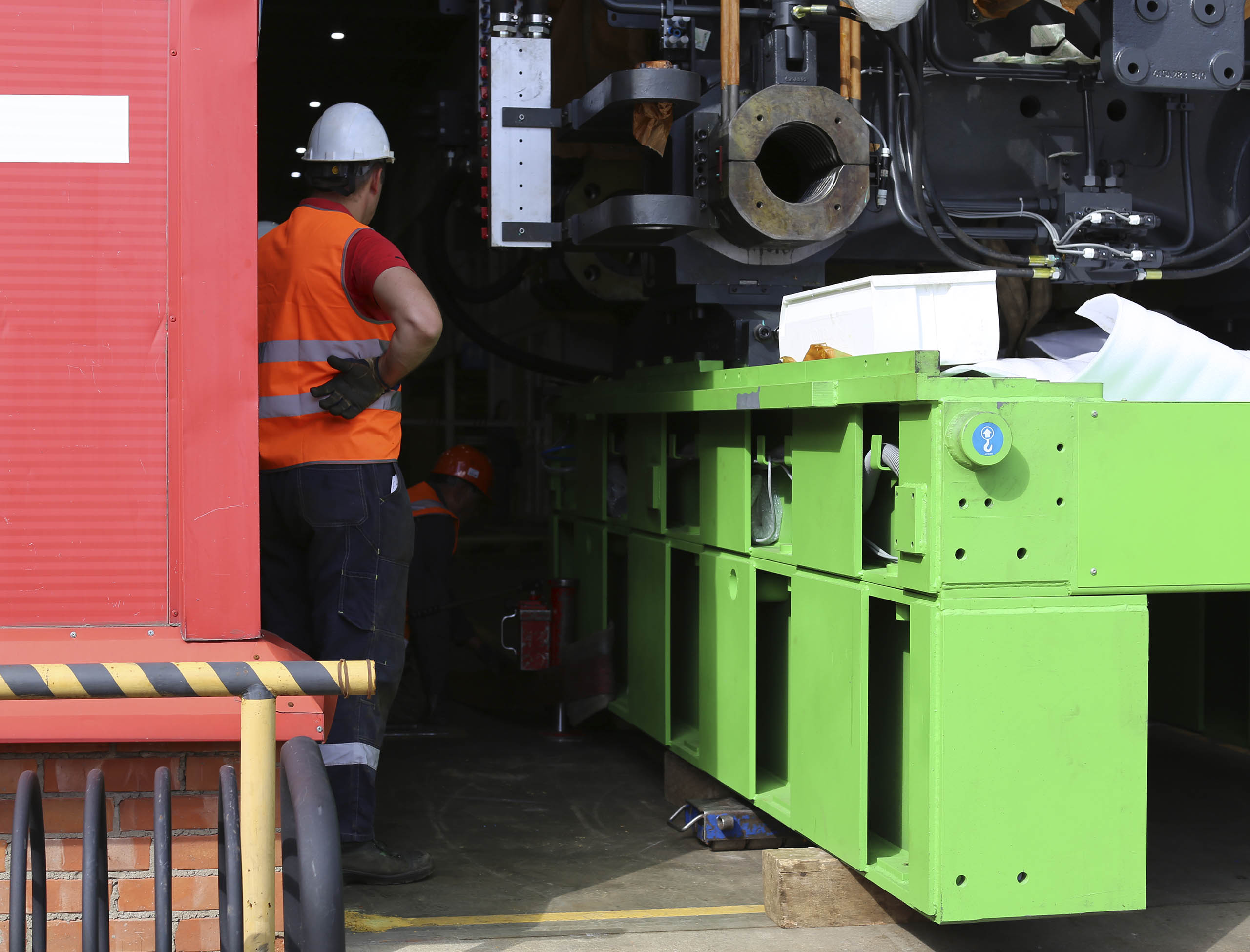 Фото Разгрузка контейнера с новым станком со сборкой и монтажом #84