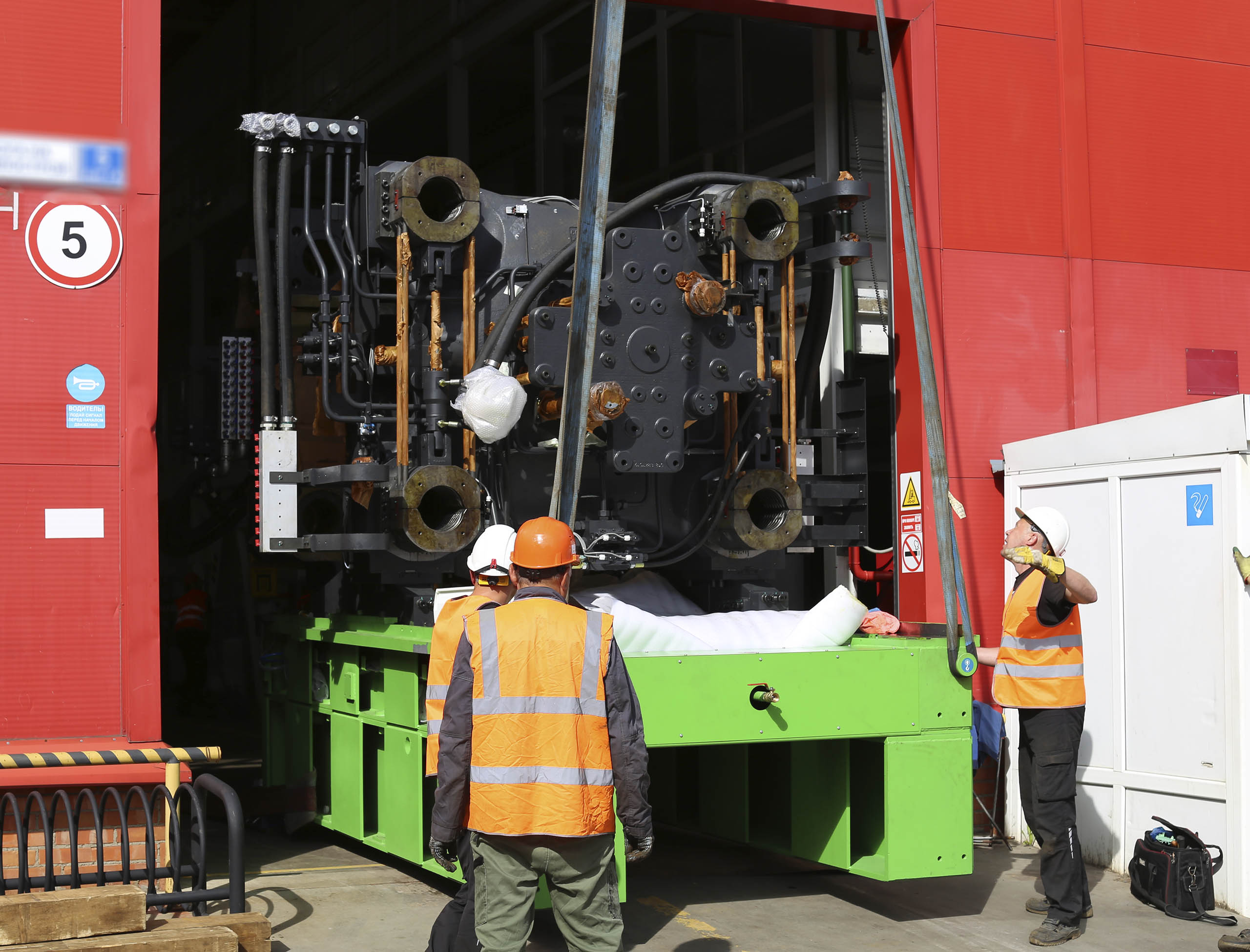 Фото Разгрузка контейнера с новым станком со сборкой и монтажом #87