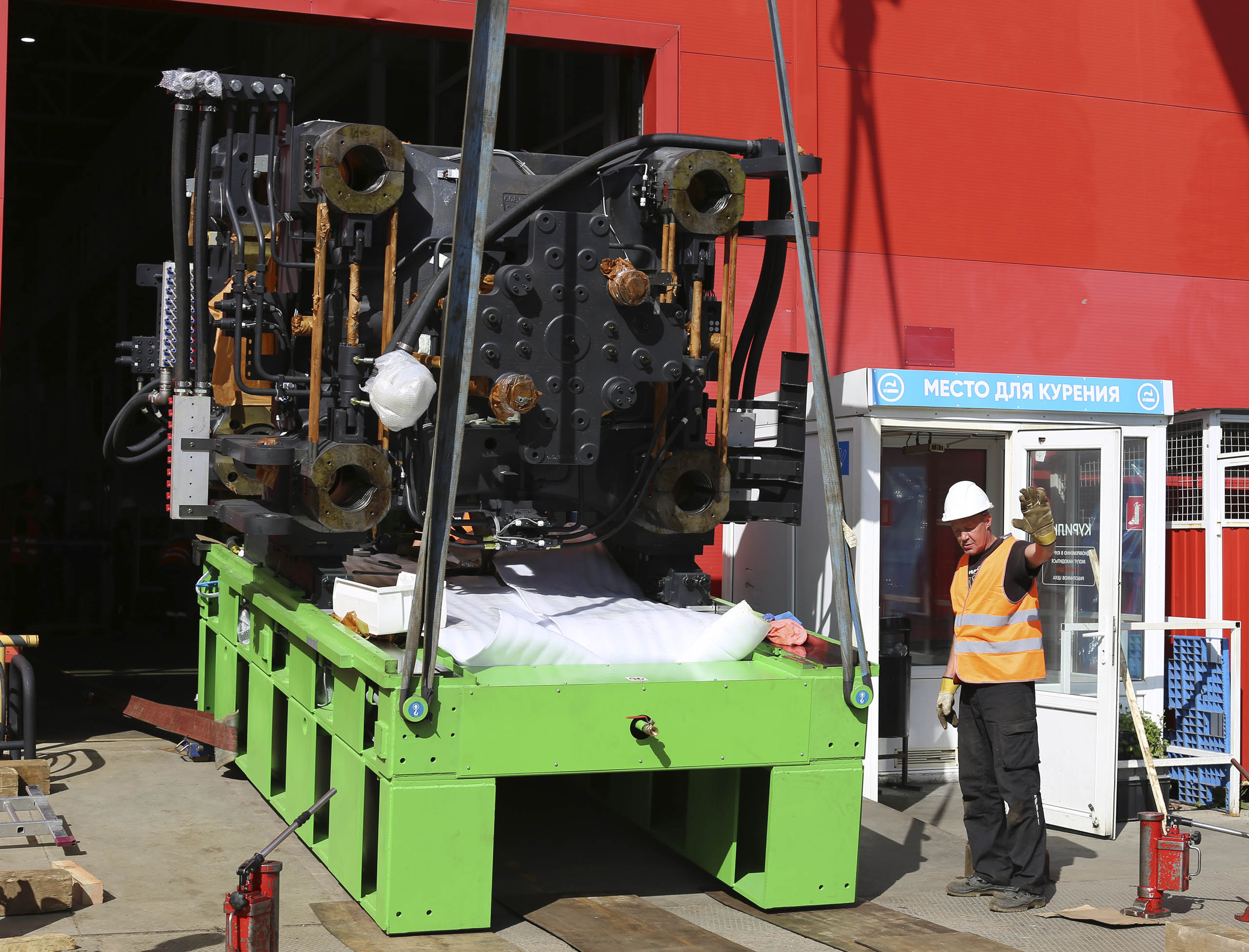 Фото Разгрузка контейнера с новым станком со сборкой и монтажом #90