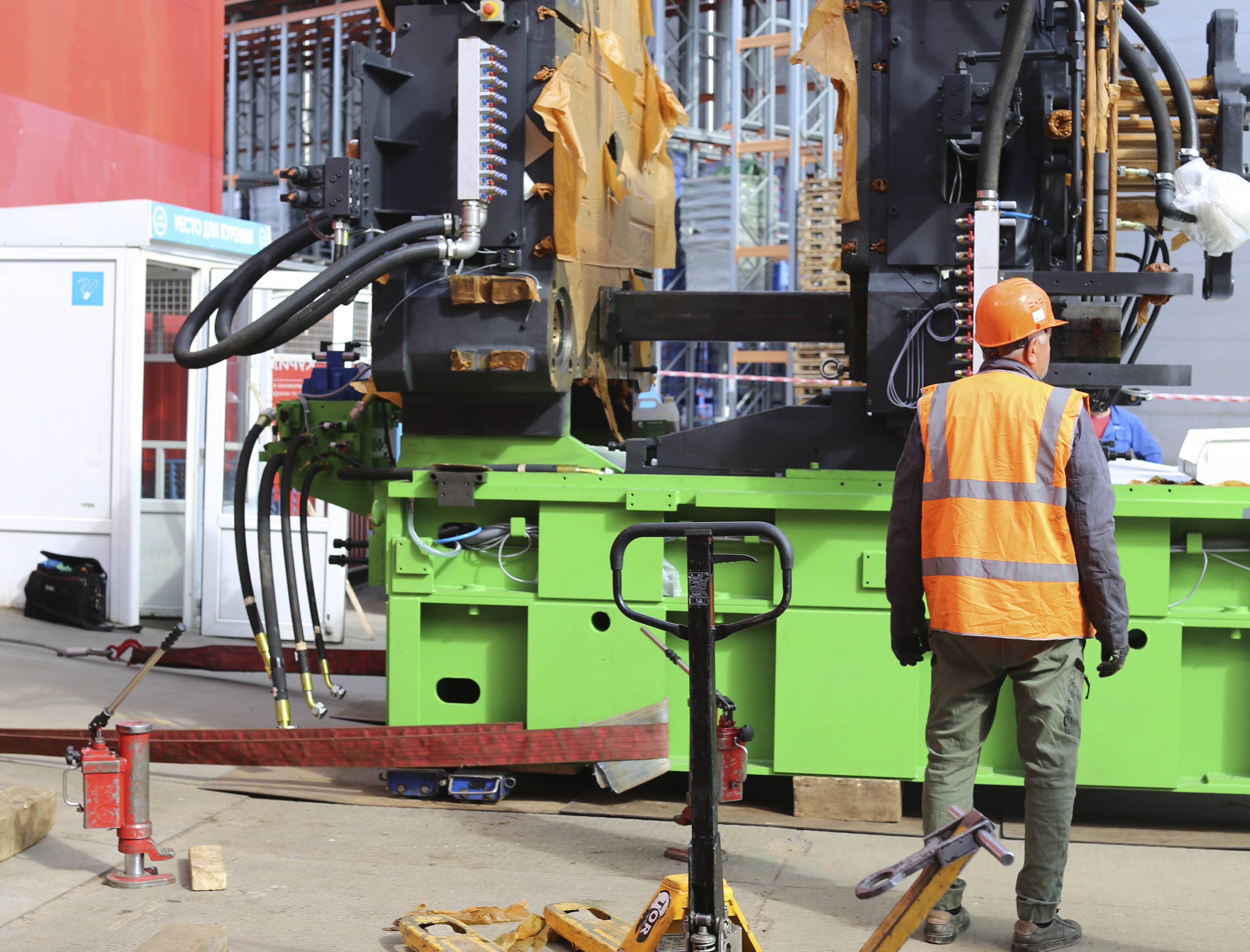 Фото Разгрузка контейнера с новым станком со сборкой и монтажом #98