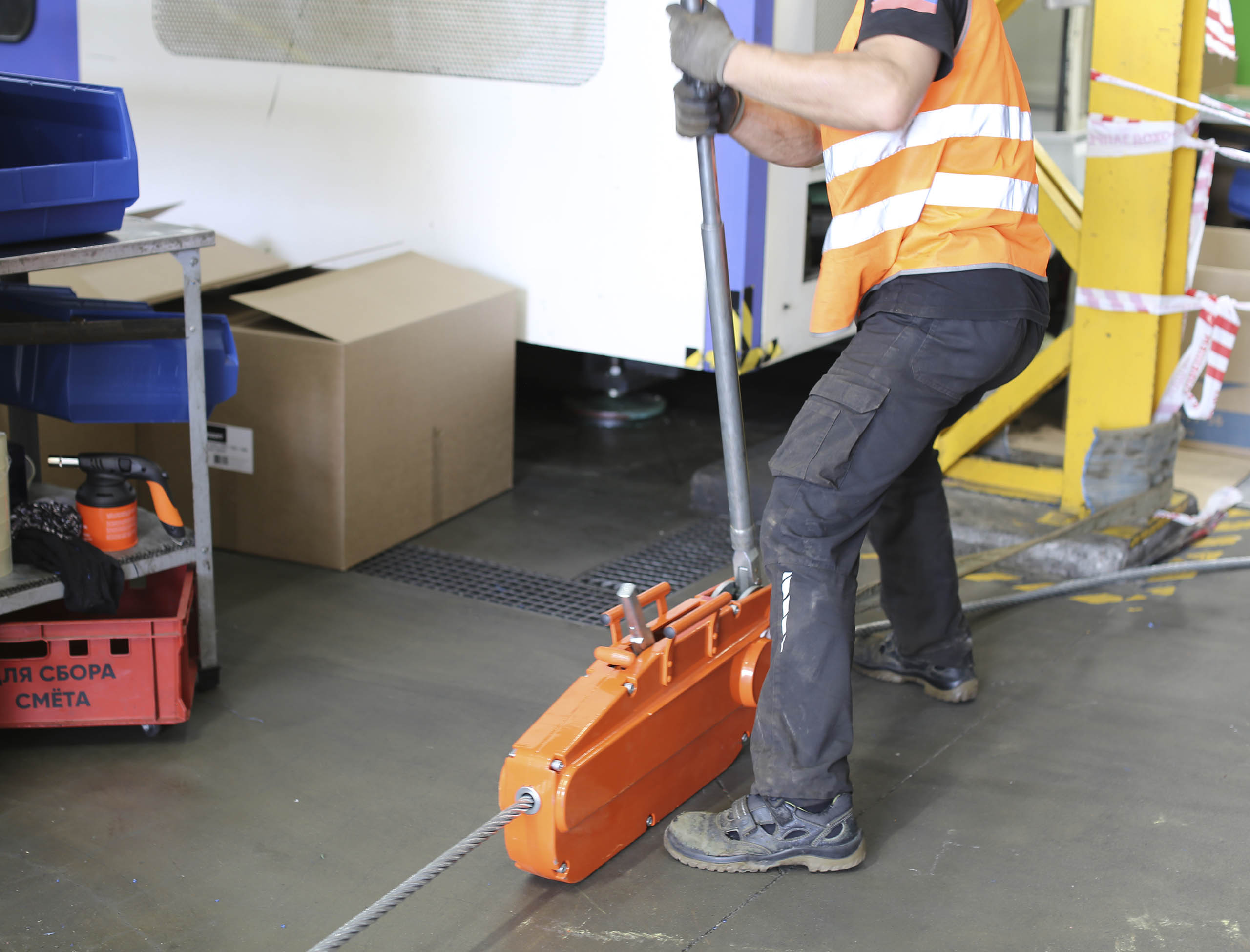 Фото Разгрузка контейнера с новым станком со сборкой и монтажом #99