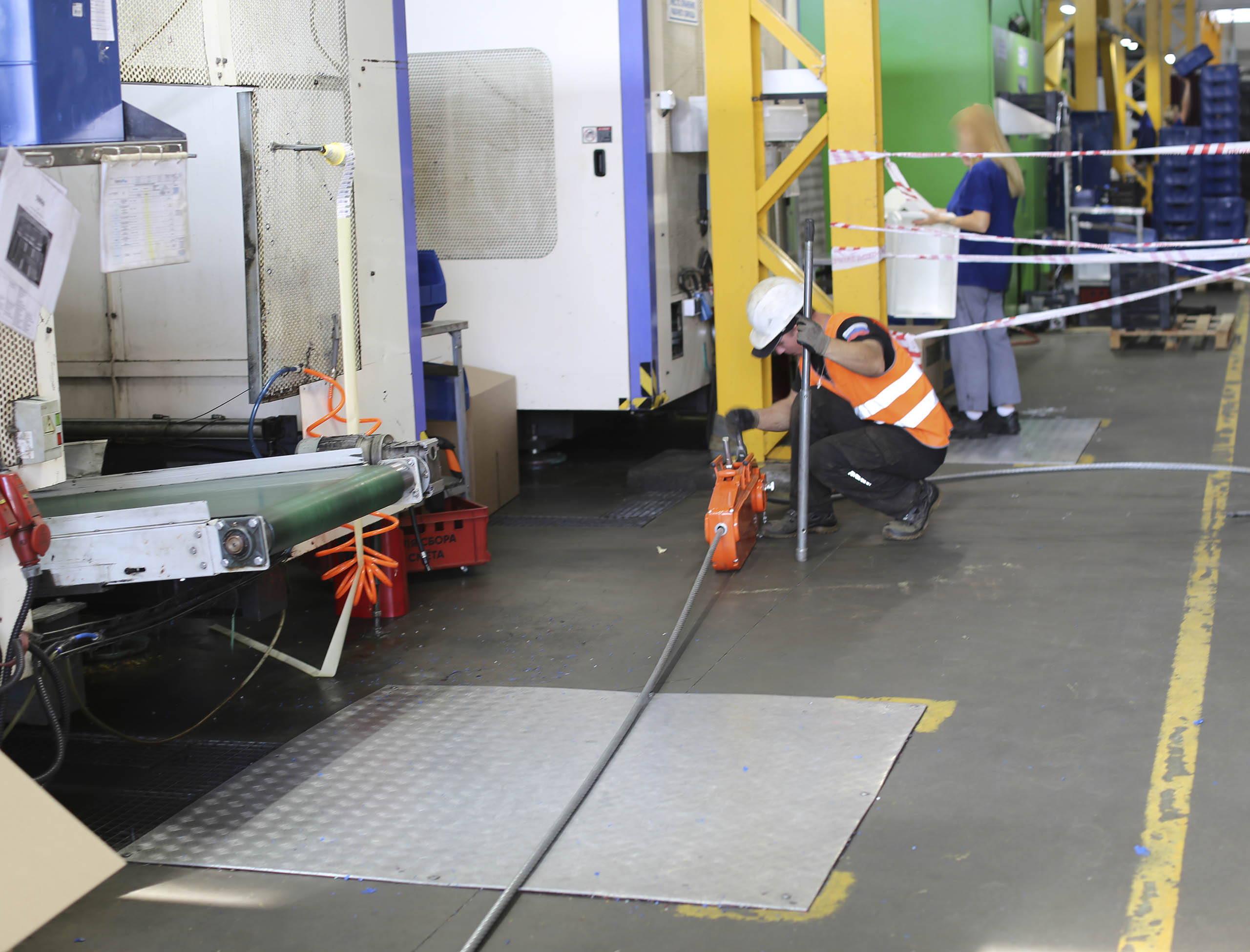 Фото Разгрузка контейнера с новым станком со сборкой и монтажом #100