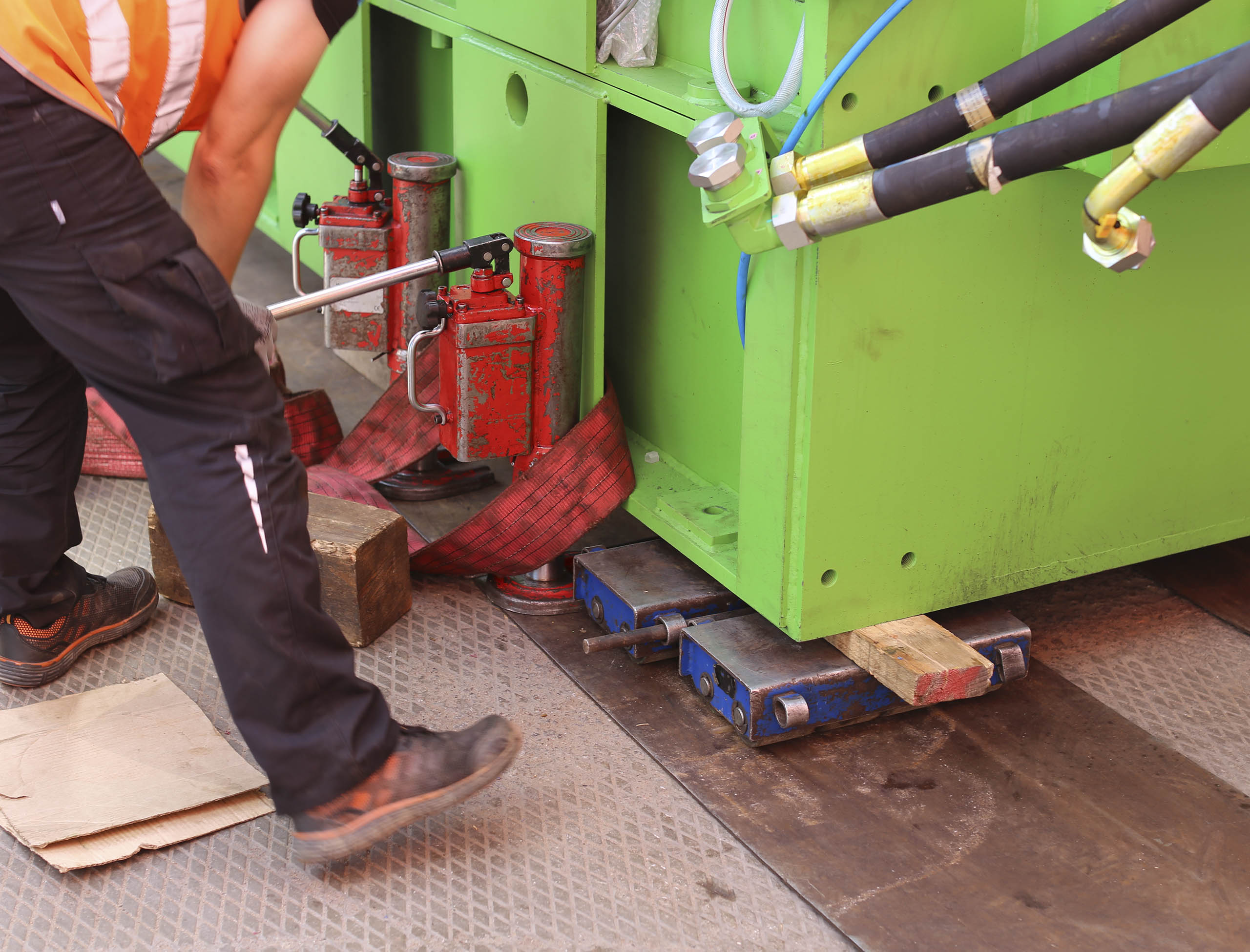 Фото Разгрузка контейнера с новым станком со сборкой и монтажом #101