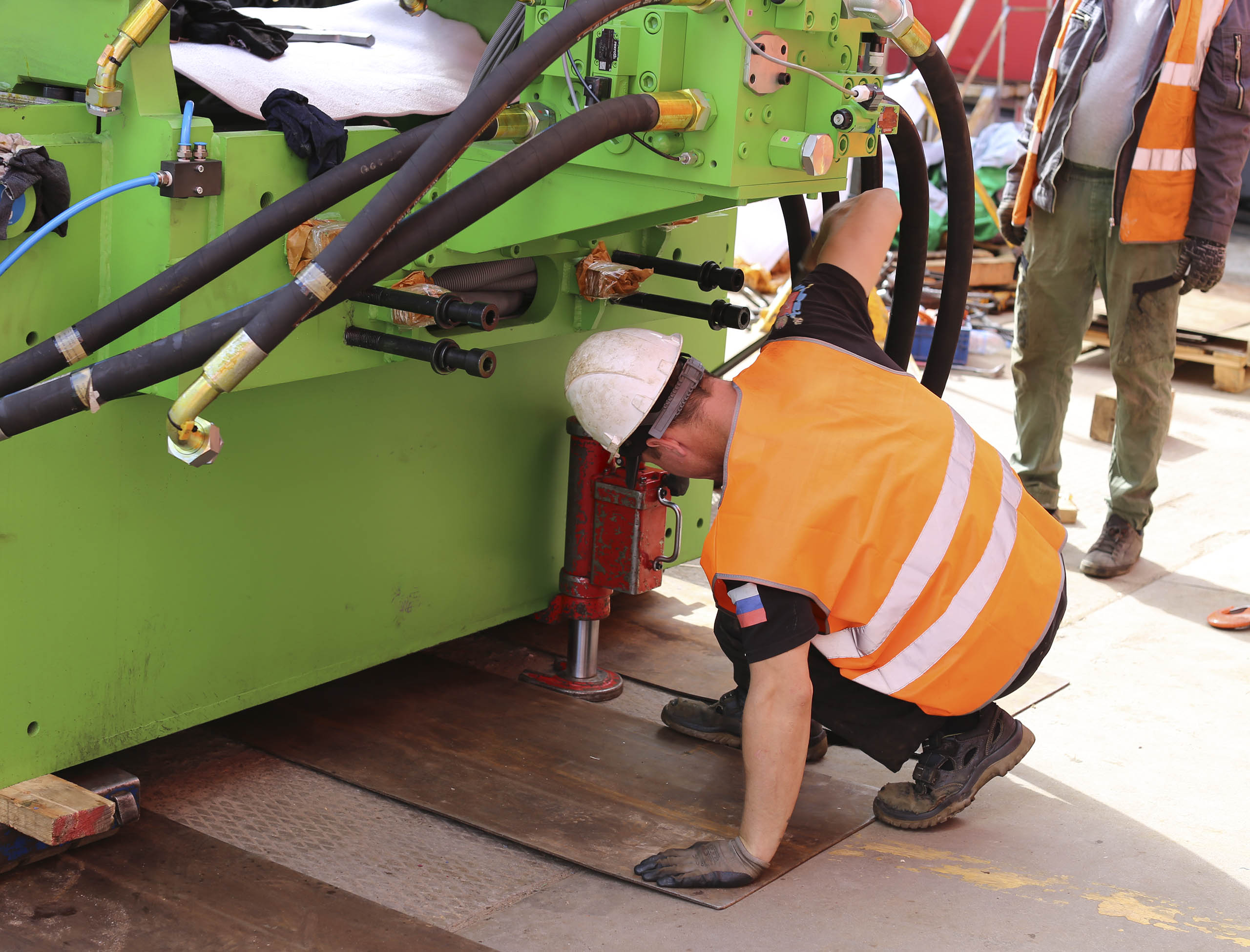 Фото Разгрузка контейнера с новым станком со сборкой и монтажом #102