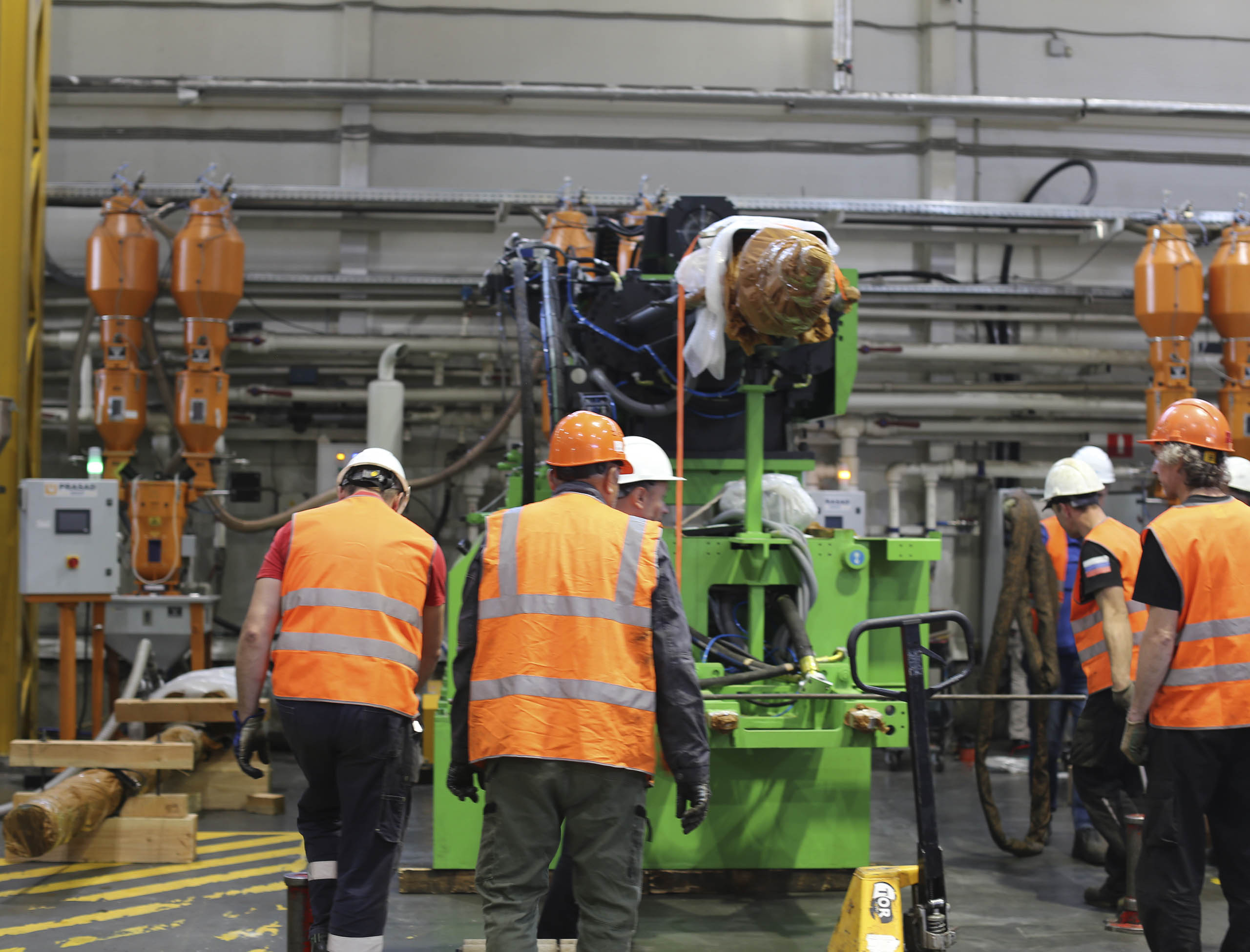 Фото Разгрузка контейнера с новым станком со сборкой и монтажом #119