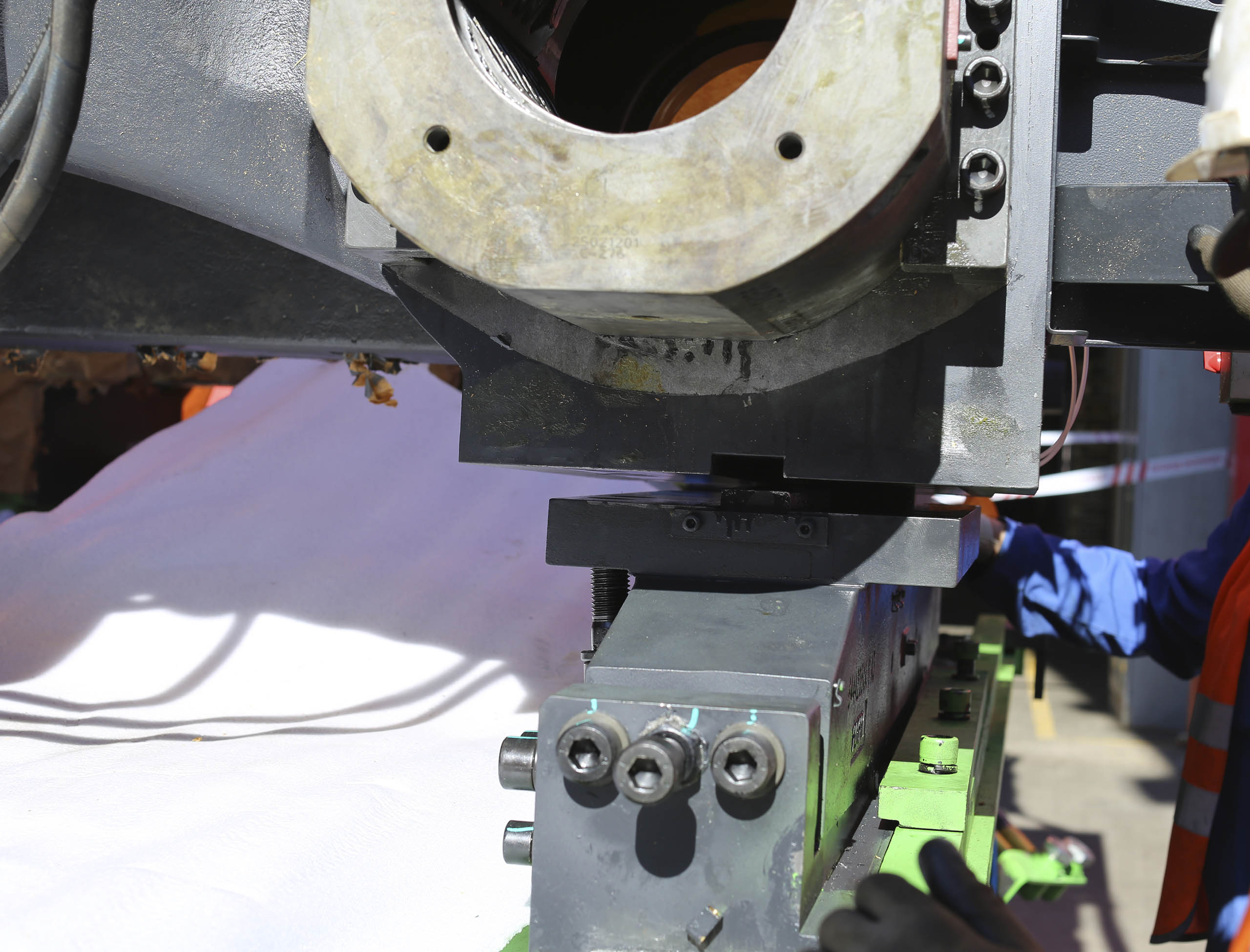 Фото Разгрузка контейнера с новым станком со сборкой и монтажом #122